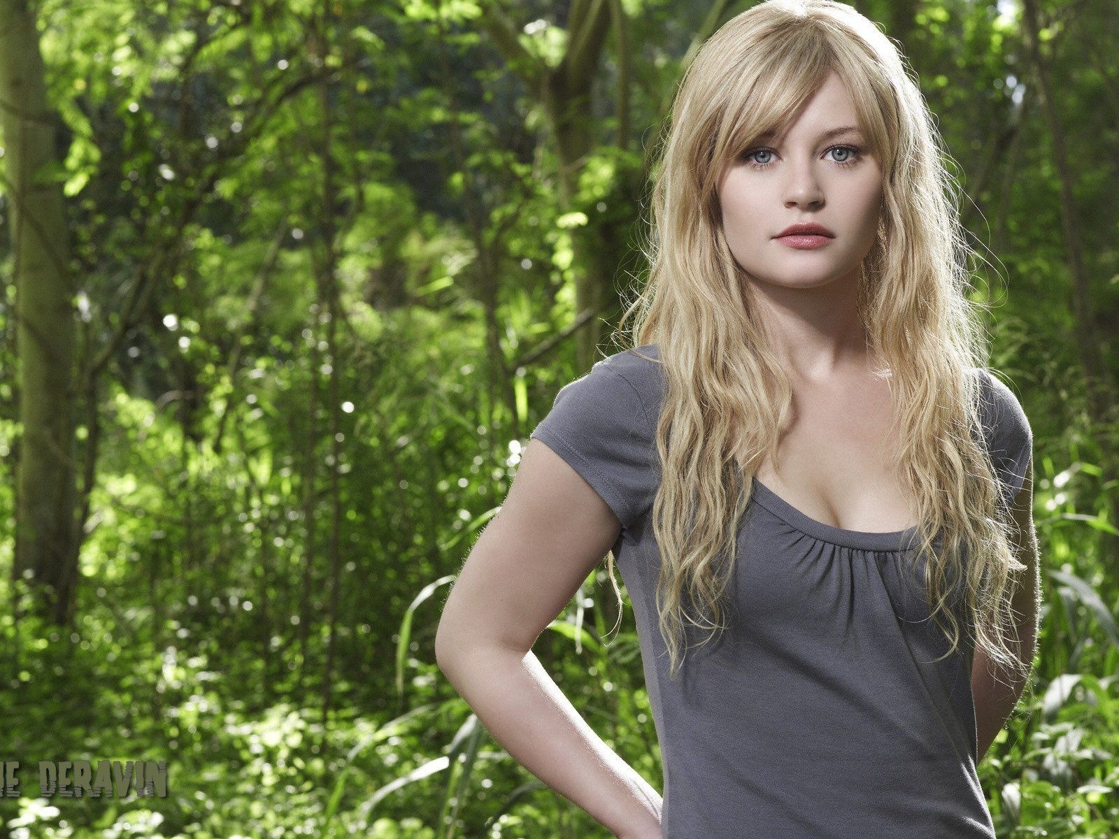 Emilie de Ravin krásnou tapetu #11 - 1600x1200