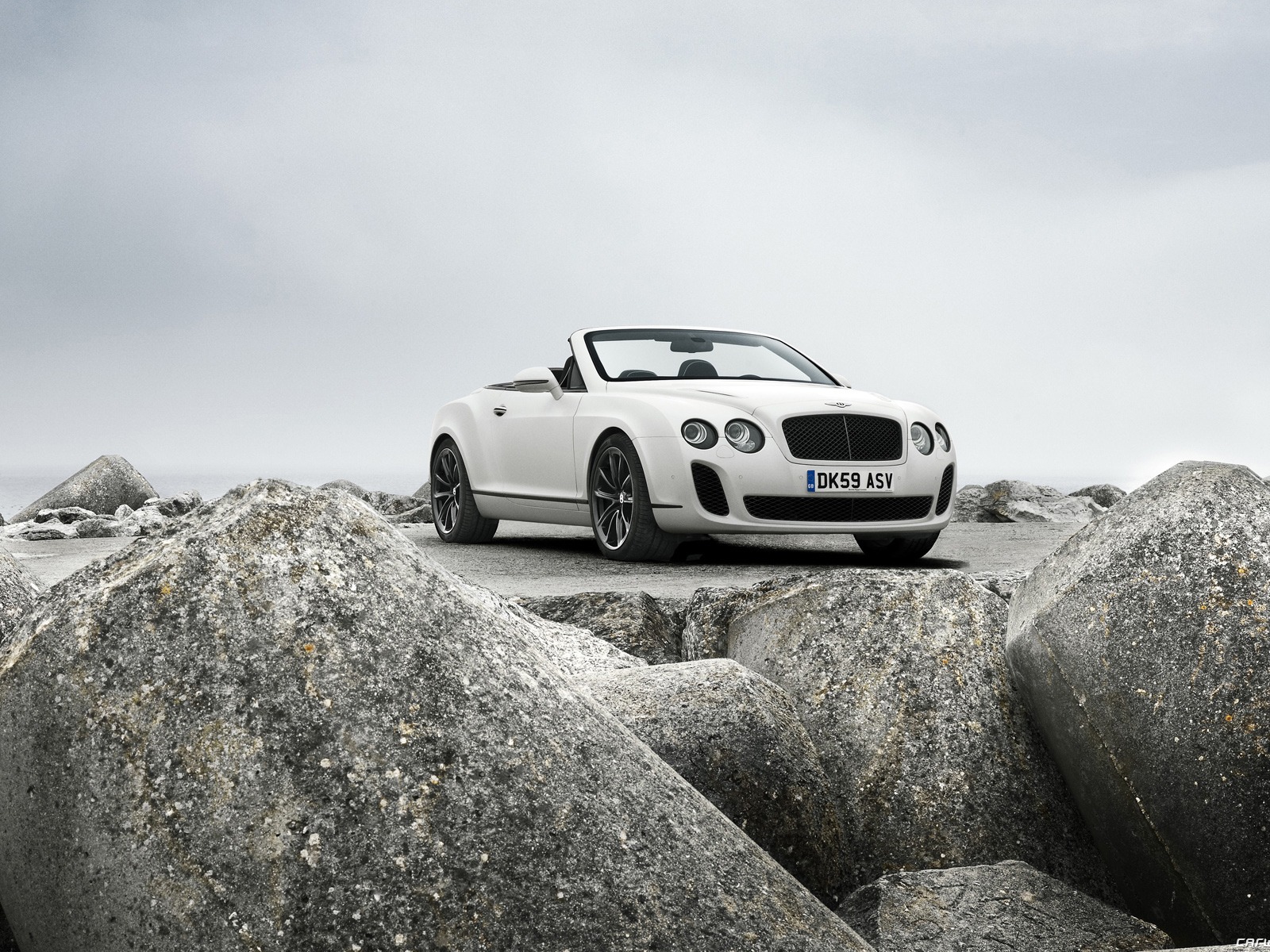 Bentley Continental Supersports Convertible - 2010 HD wallpaper #36 - 1600x1200