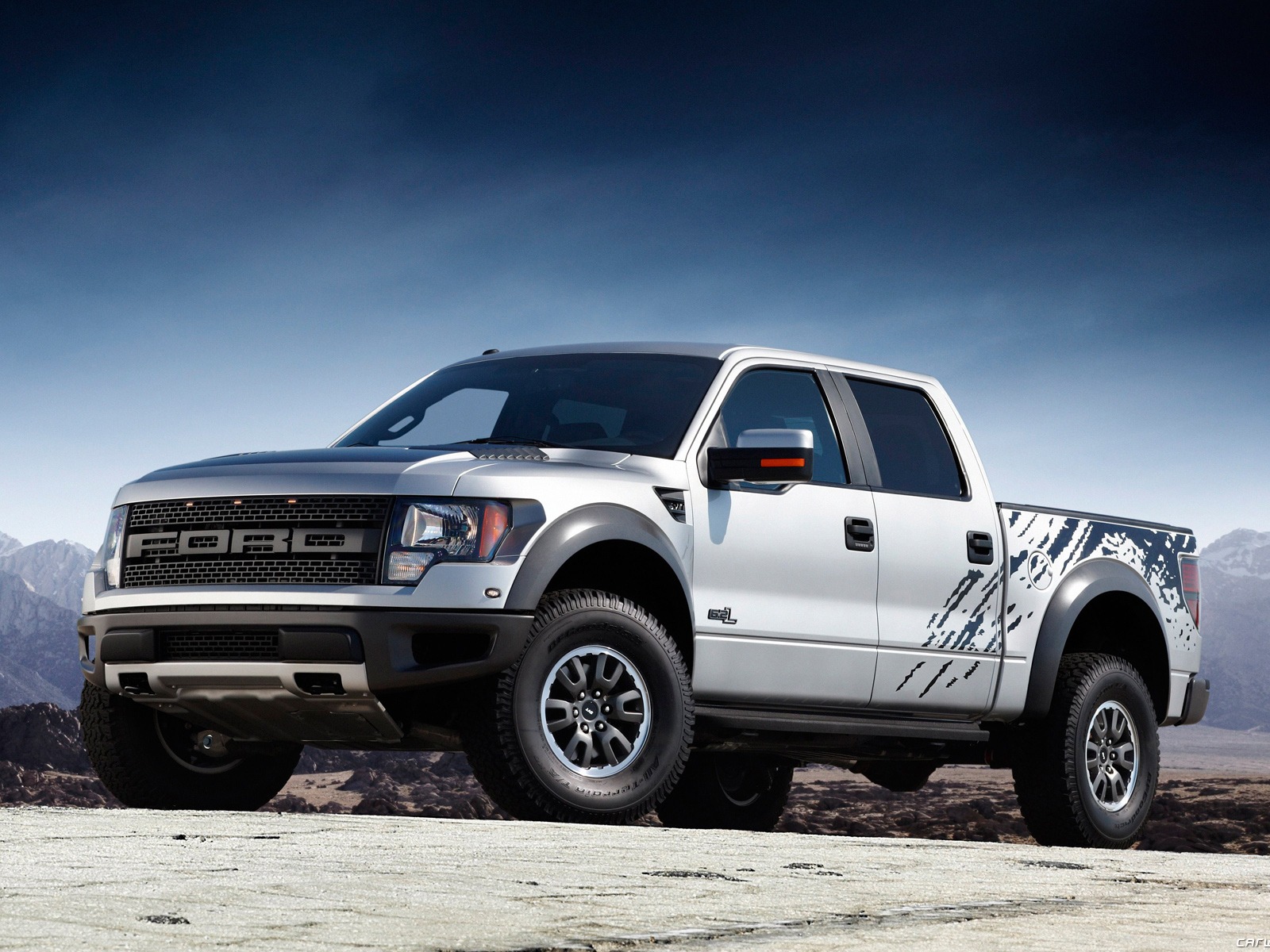 Ford F150 SVT Raptor - 2011 HD wallpaper #1 - 1600x1200