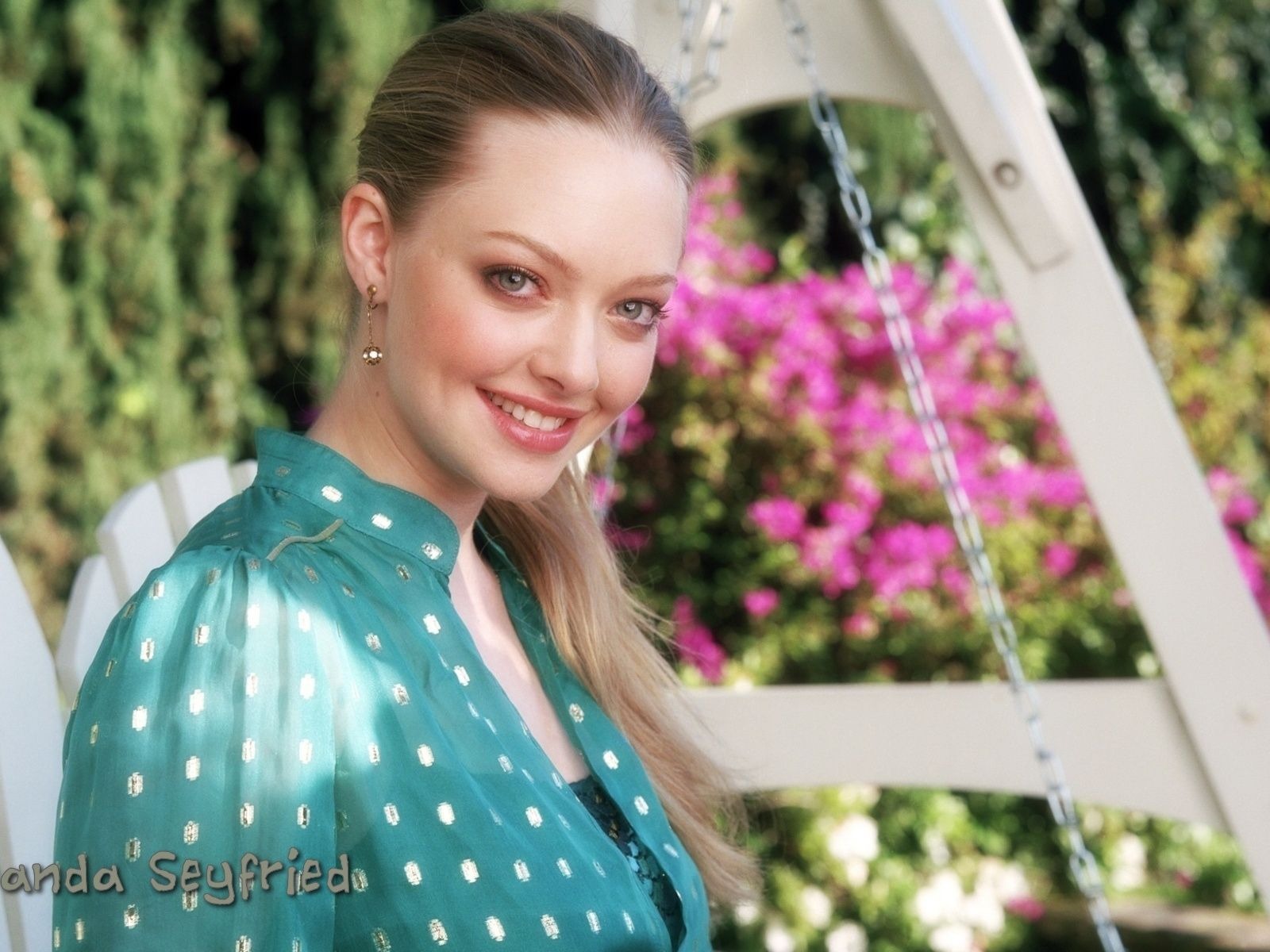 Amanda Seyfried krásnou tapetu #4 - 1600x1200