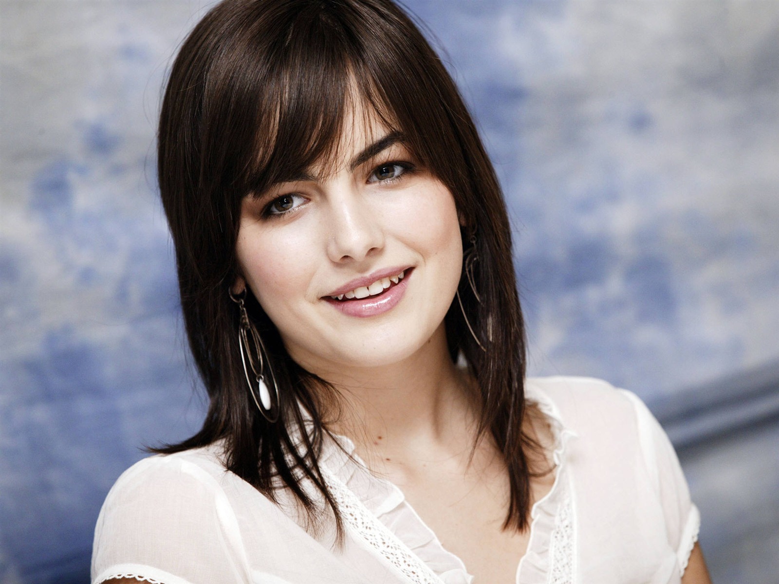 Camilla Belle hermosos fondos de escritorio #4 - 1600x1200