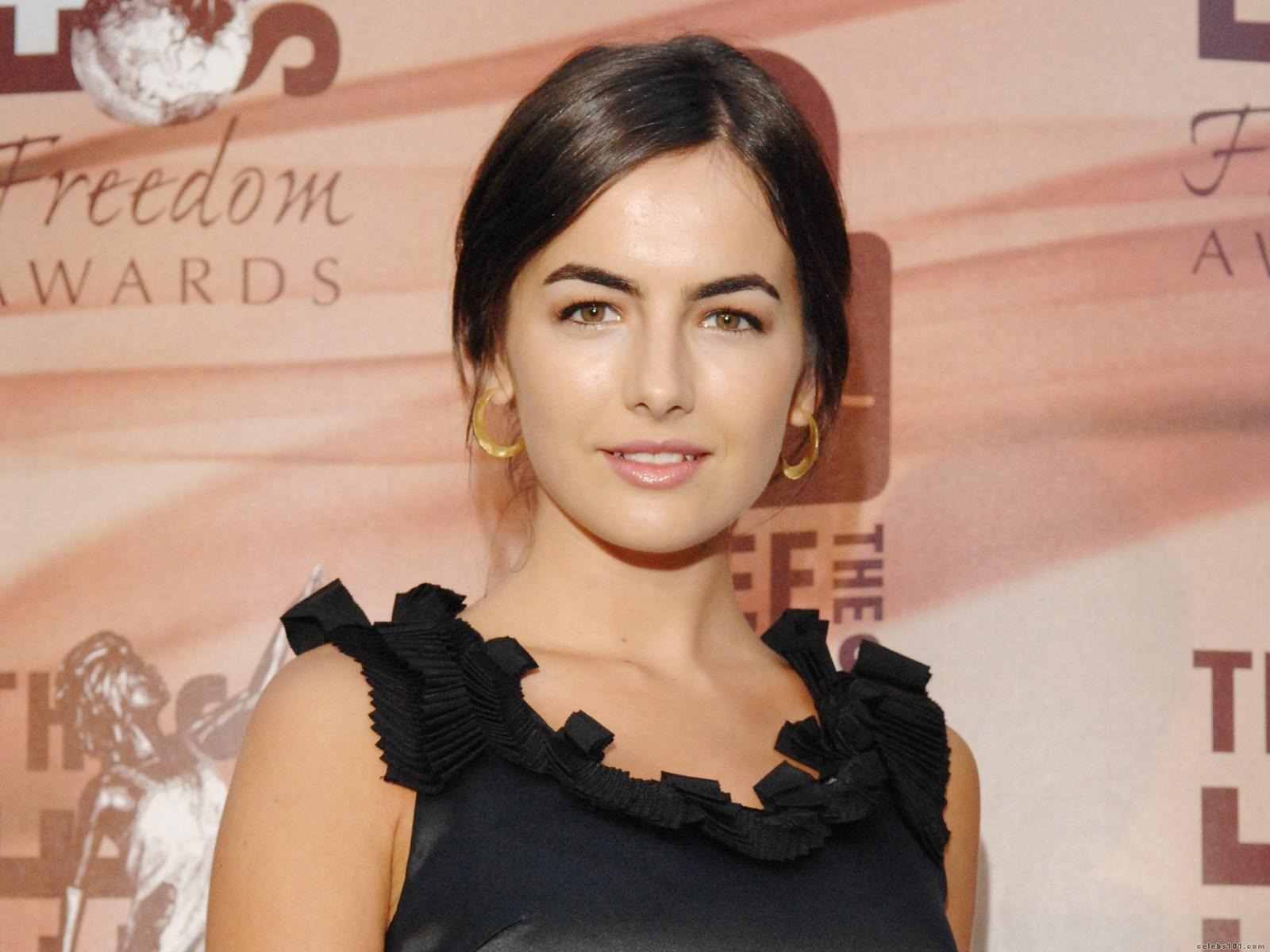 Camilla Belle hermosos fondos de escritorio #15 - 1600x1200