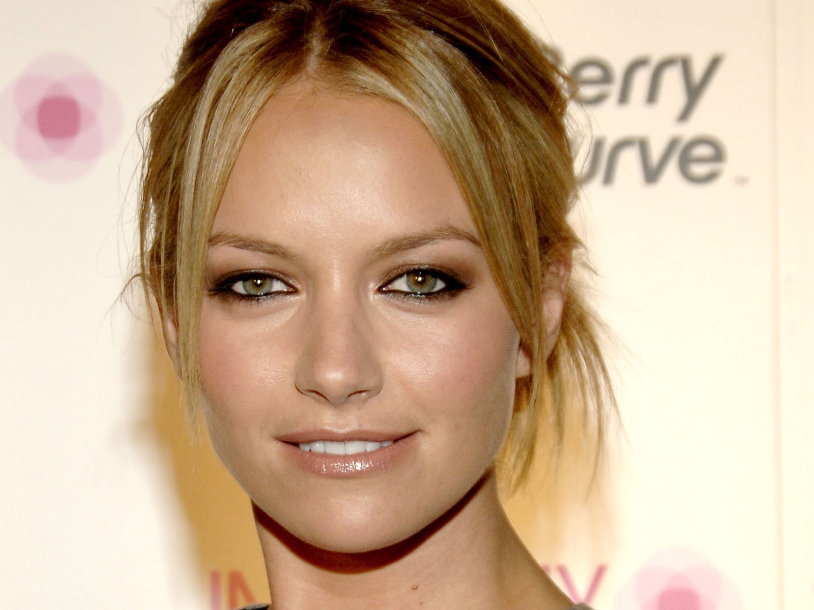 Becki Newton superbe fond d'écran #2 - 1600x1200