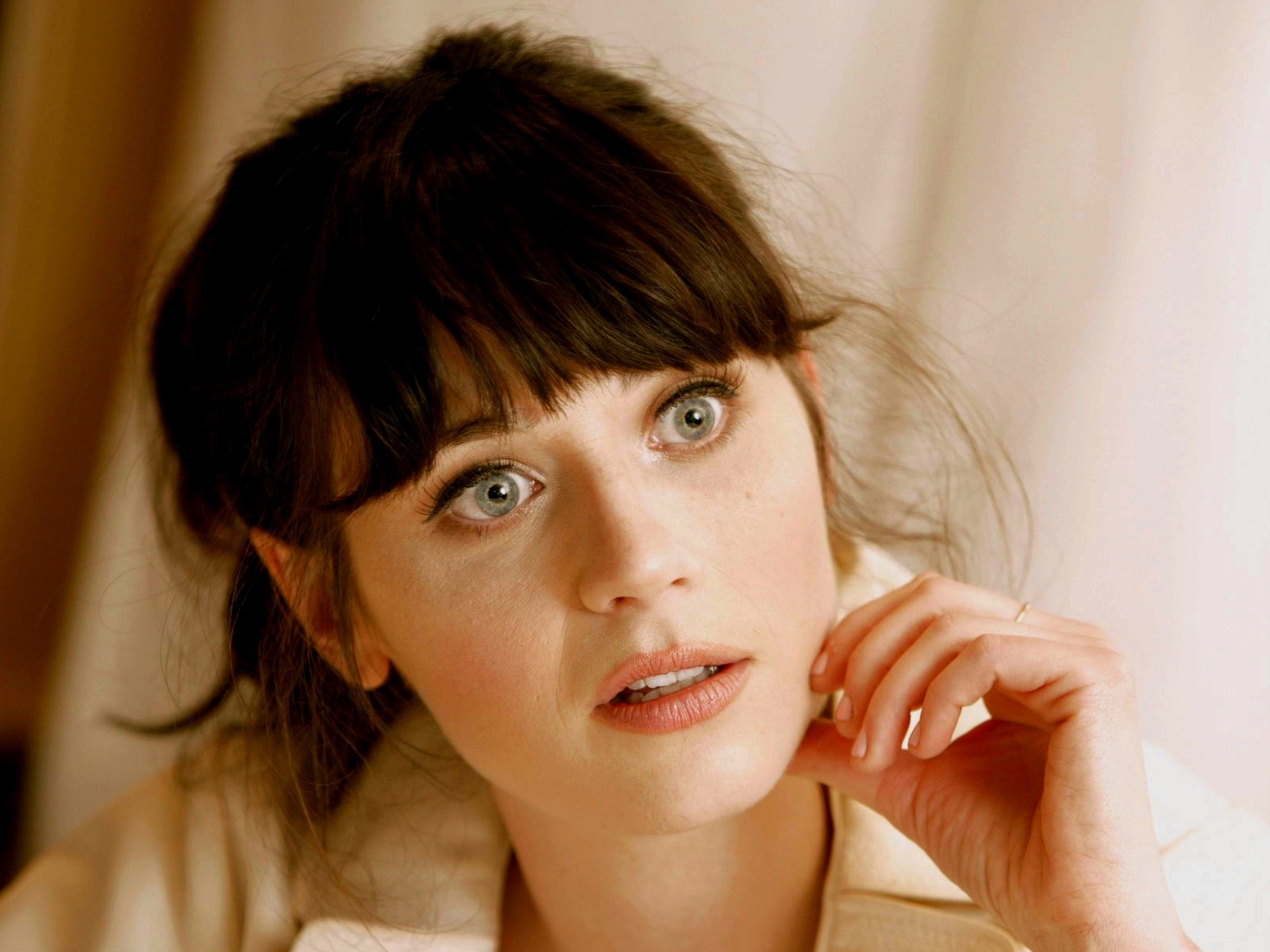 Zooey Deschanel 佐伊·丹斯切爾 美女壁紙 #7 - 1600x1200