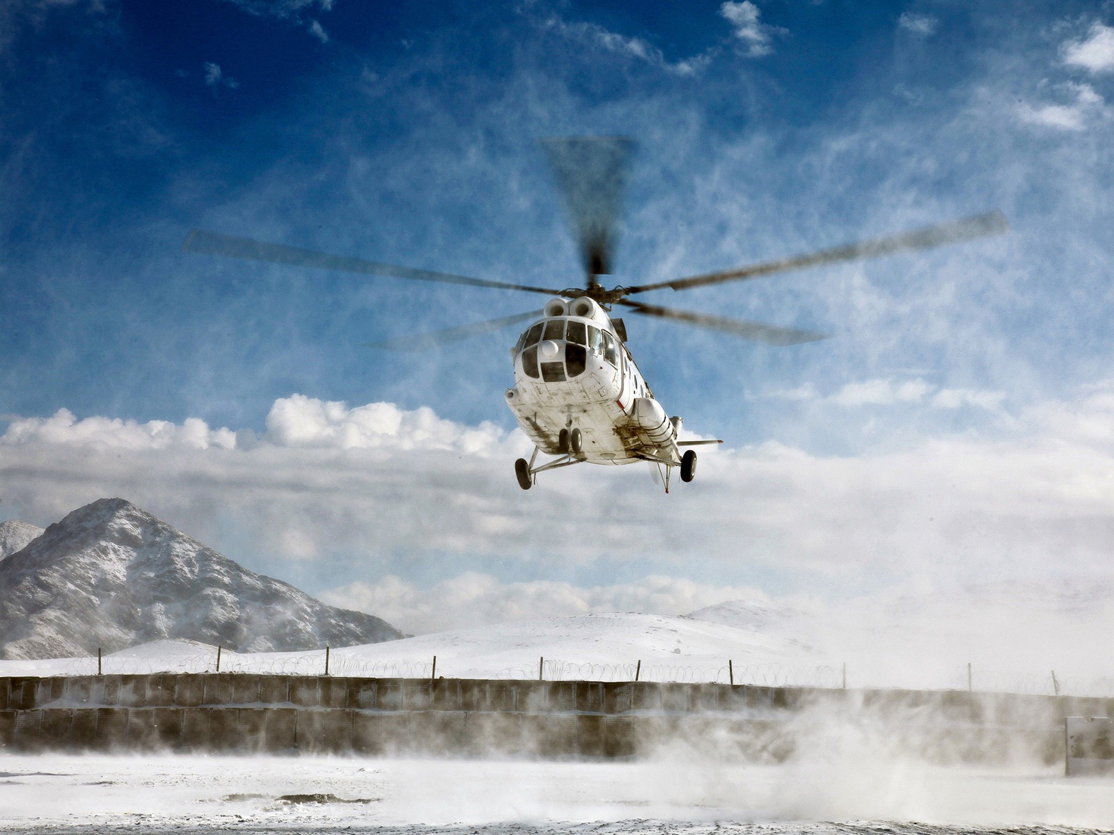 Military helicopters HD wallpapers #17 - 1600x1200