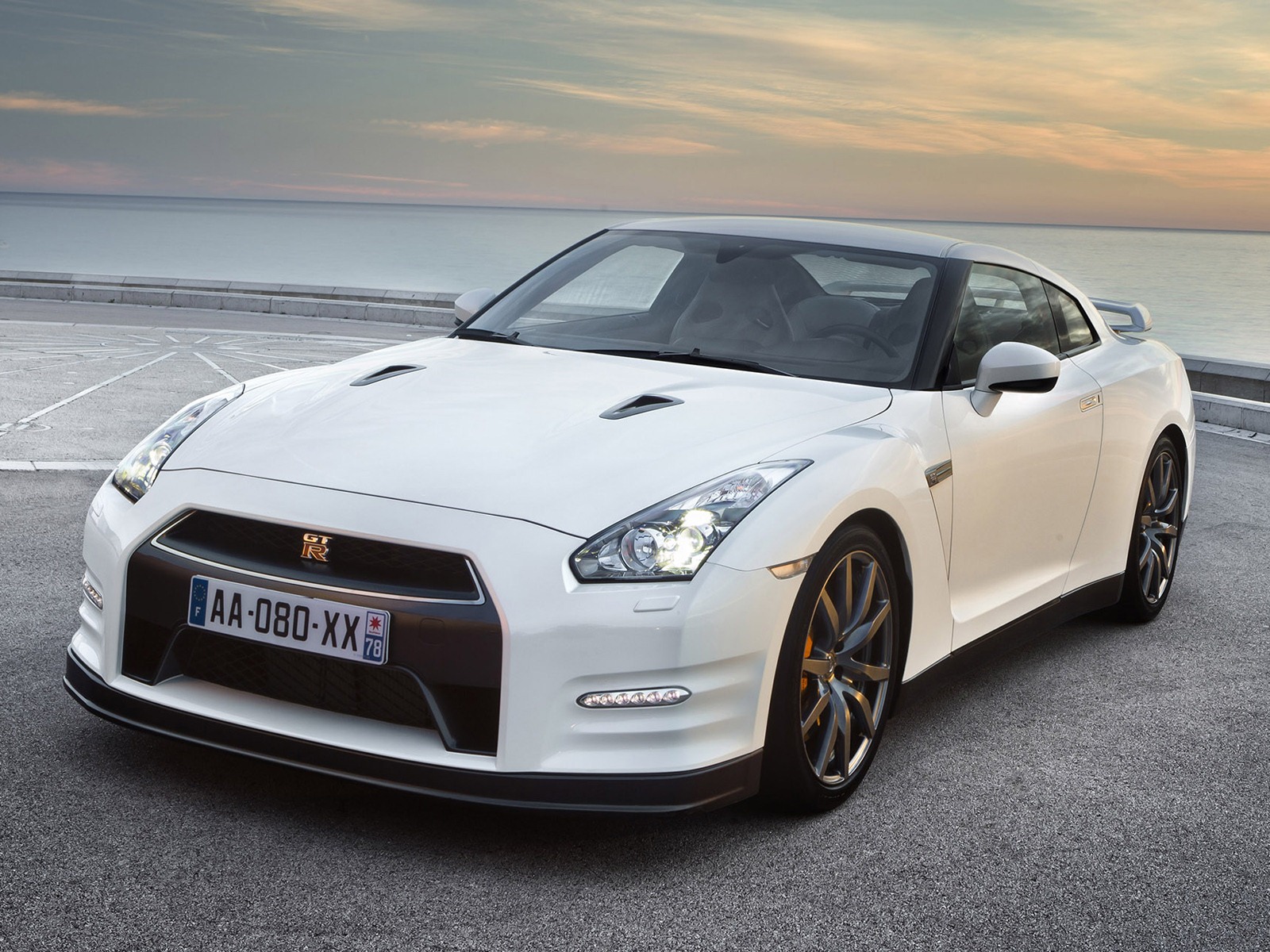 Nissan GT-R egoista 2011 HD tapety na plochu #1 - 1600x1200