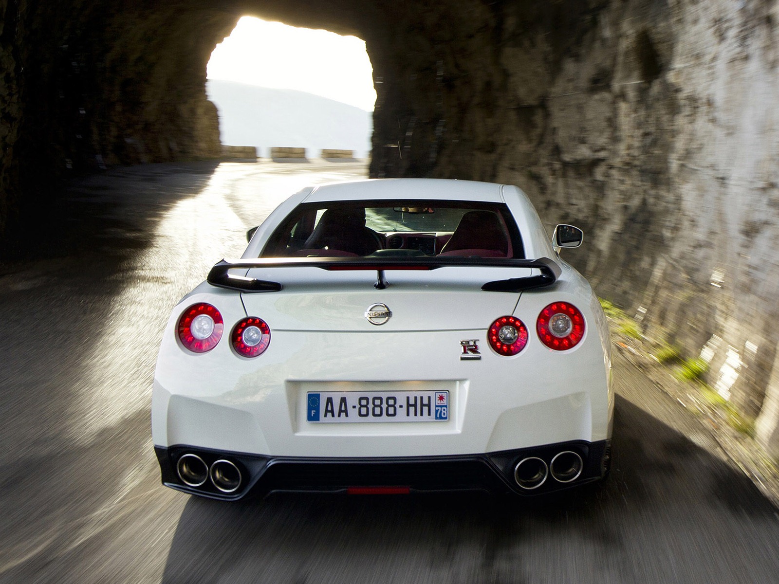 Nissan GT-R egoista 2011 HD tapety na plochu #2 - 1600x1200