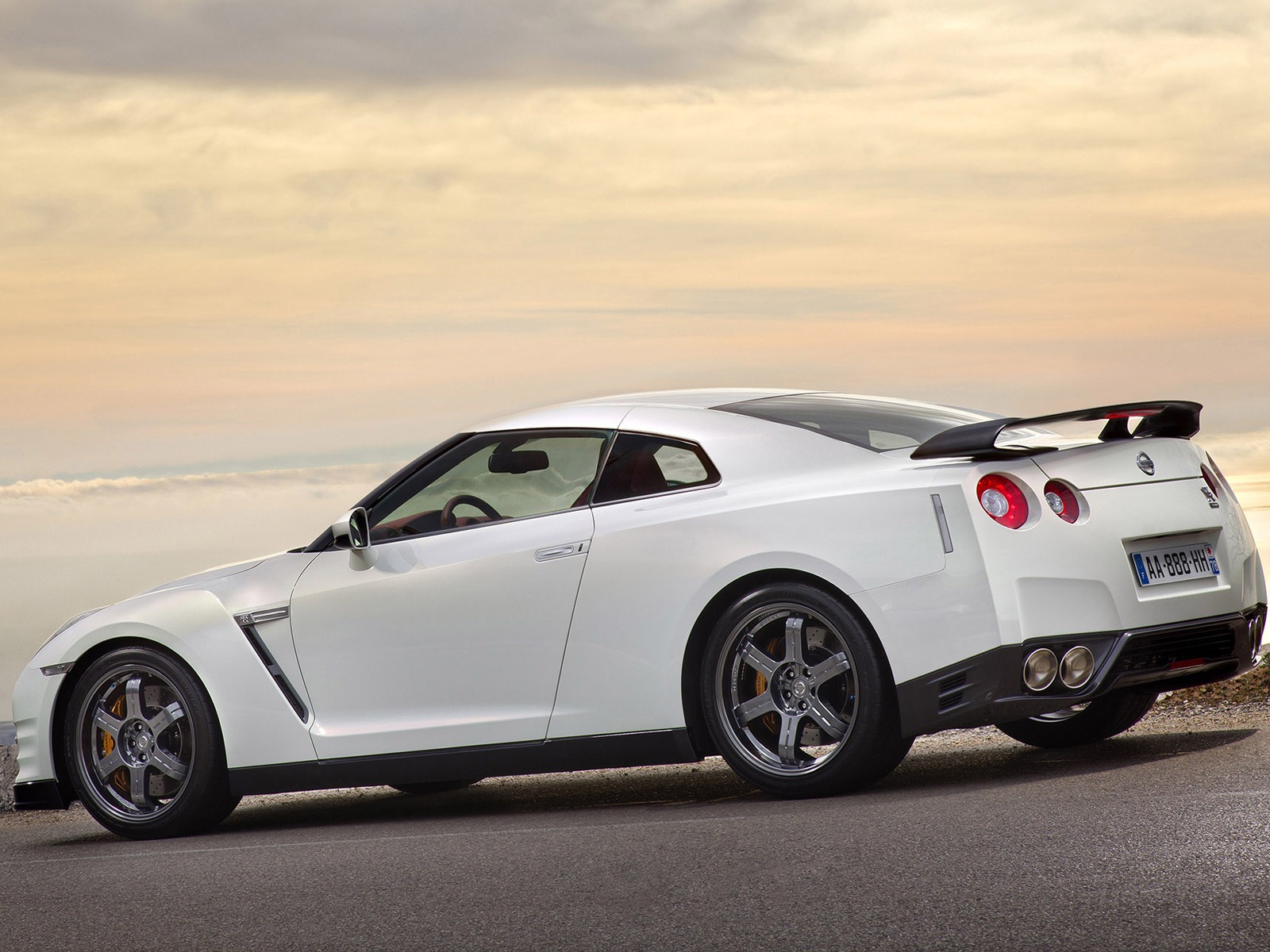 Nissan GT-R Egoist 2011 日產GT-R 利己主義高清壁紙 #9 - 1600x1200