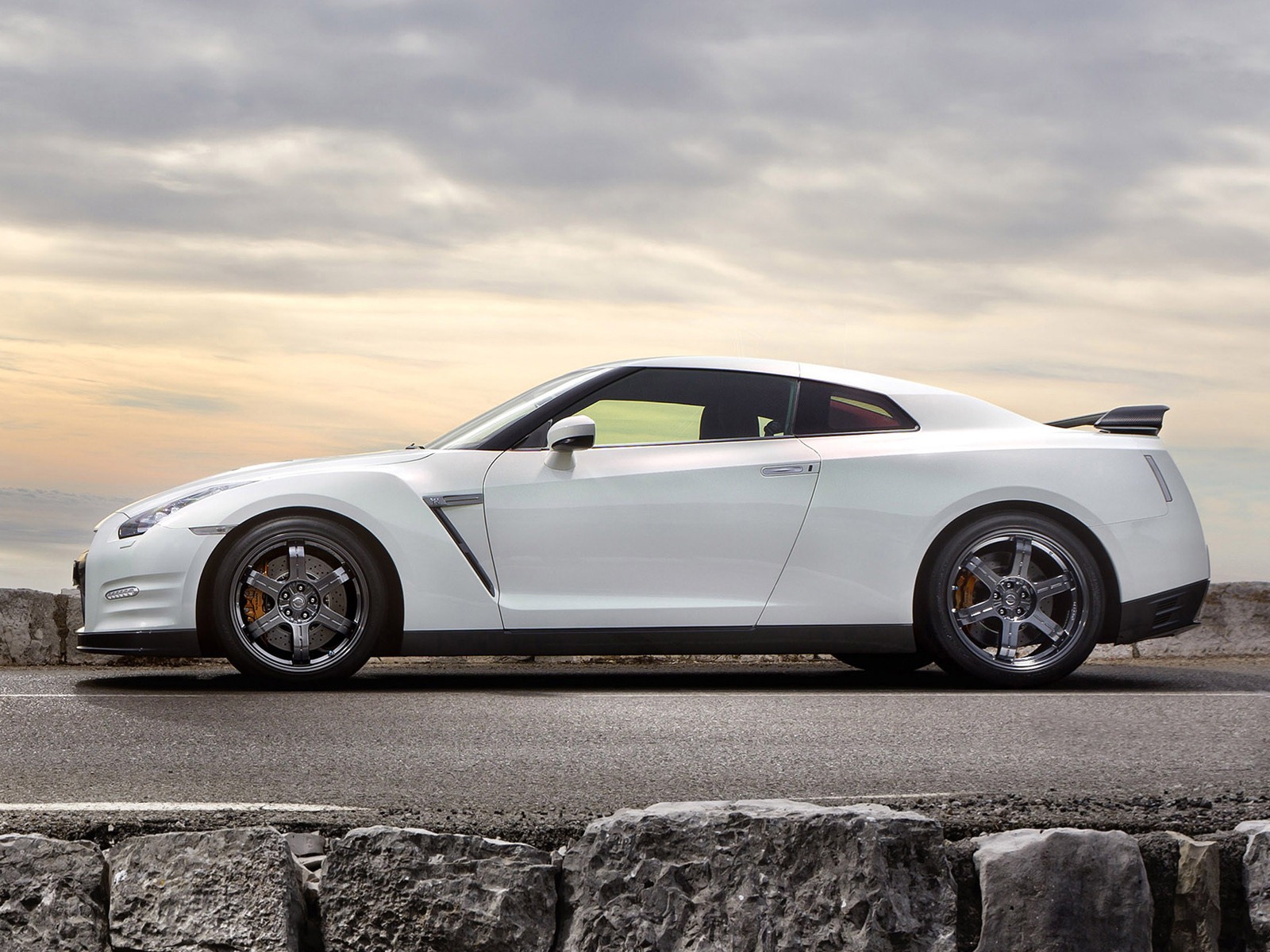 Nissan GT-R Egoist 2011 日產GT-R 利己主義高清壁紙 #10 - 1600x1200