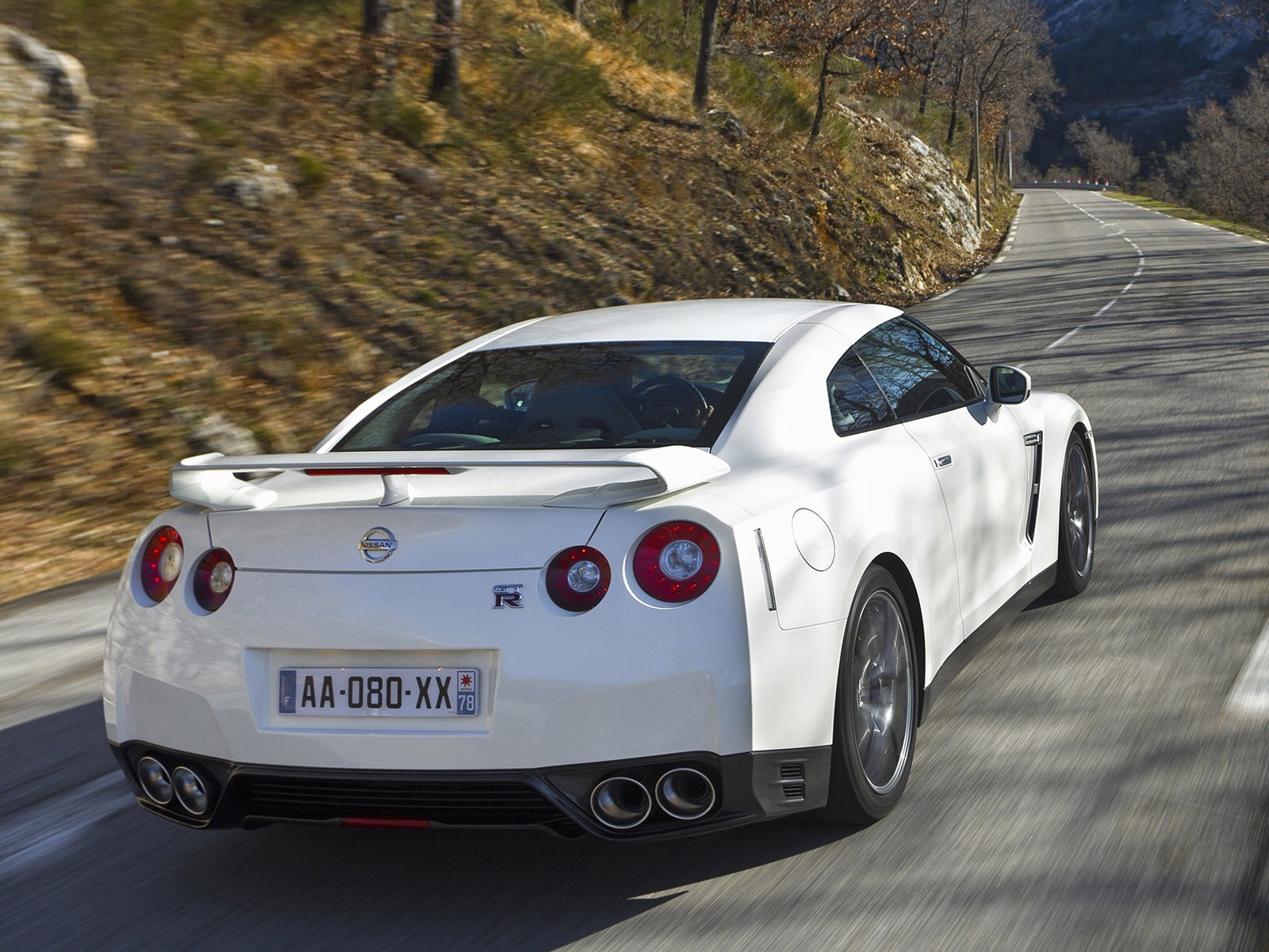 Nissan GT-R Egoist 2011 日产GT-R 利己主义 高清壁纸16 - 1600x1200