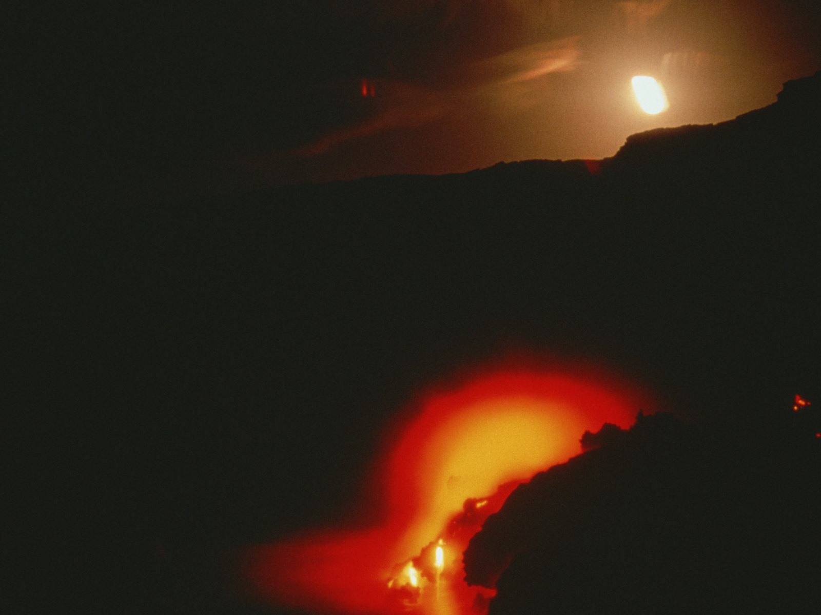Sopečná erupce nádherné krajiny tapety #16 - 1600x1200