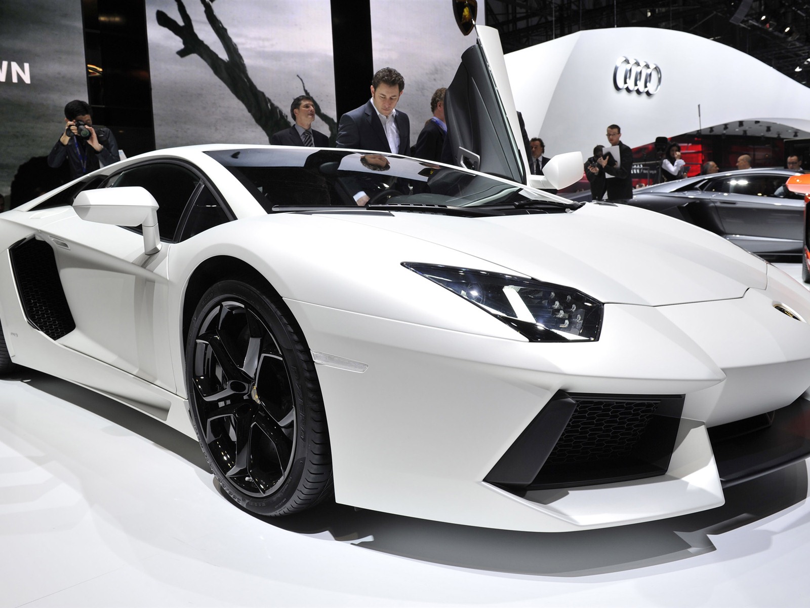 2012 Lamborghini Aventador LP700-4 蘭博基尼高清壁紙 #41 - 1600x1200