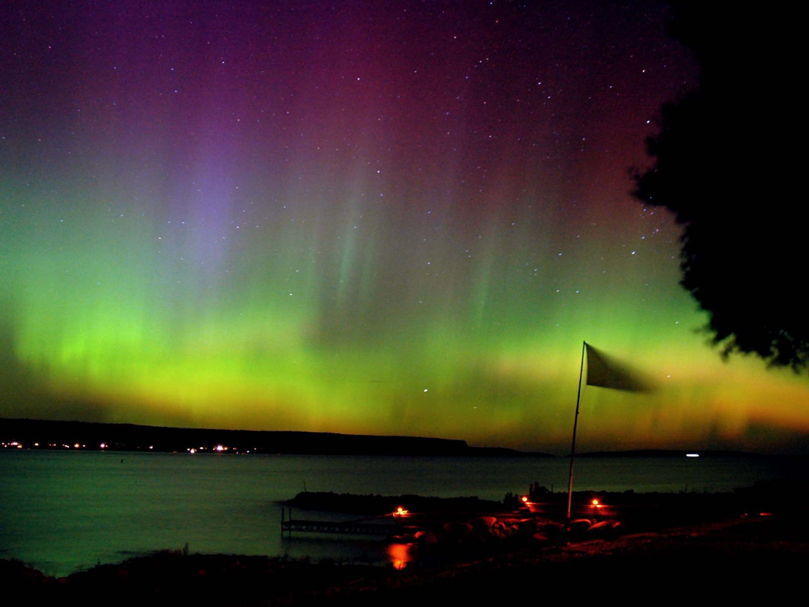 Přírodní divy Northern Lights HD Wallpaper (1) #3 - 1600x1200