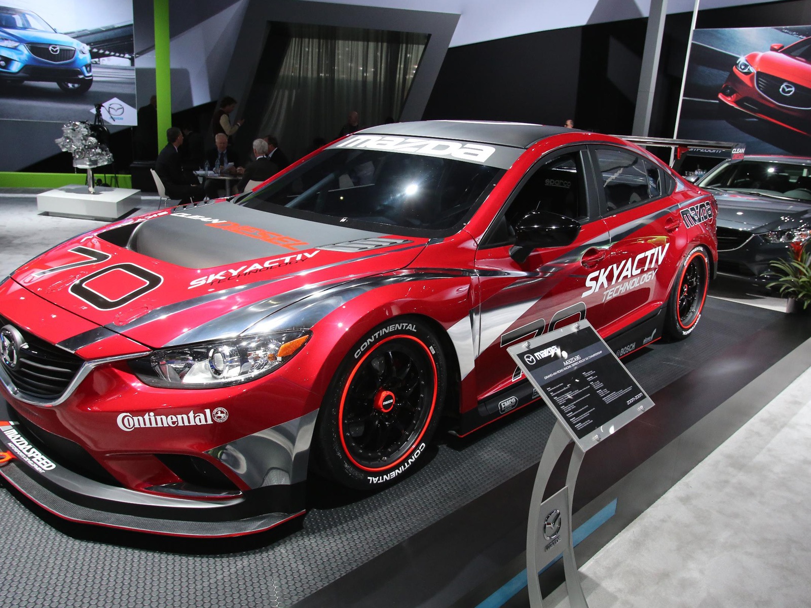 2013 Mazda SKYACTIV-D de 6 coches de carreras HD fondos de pantalla #1 - 1600x1200