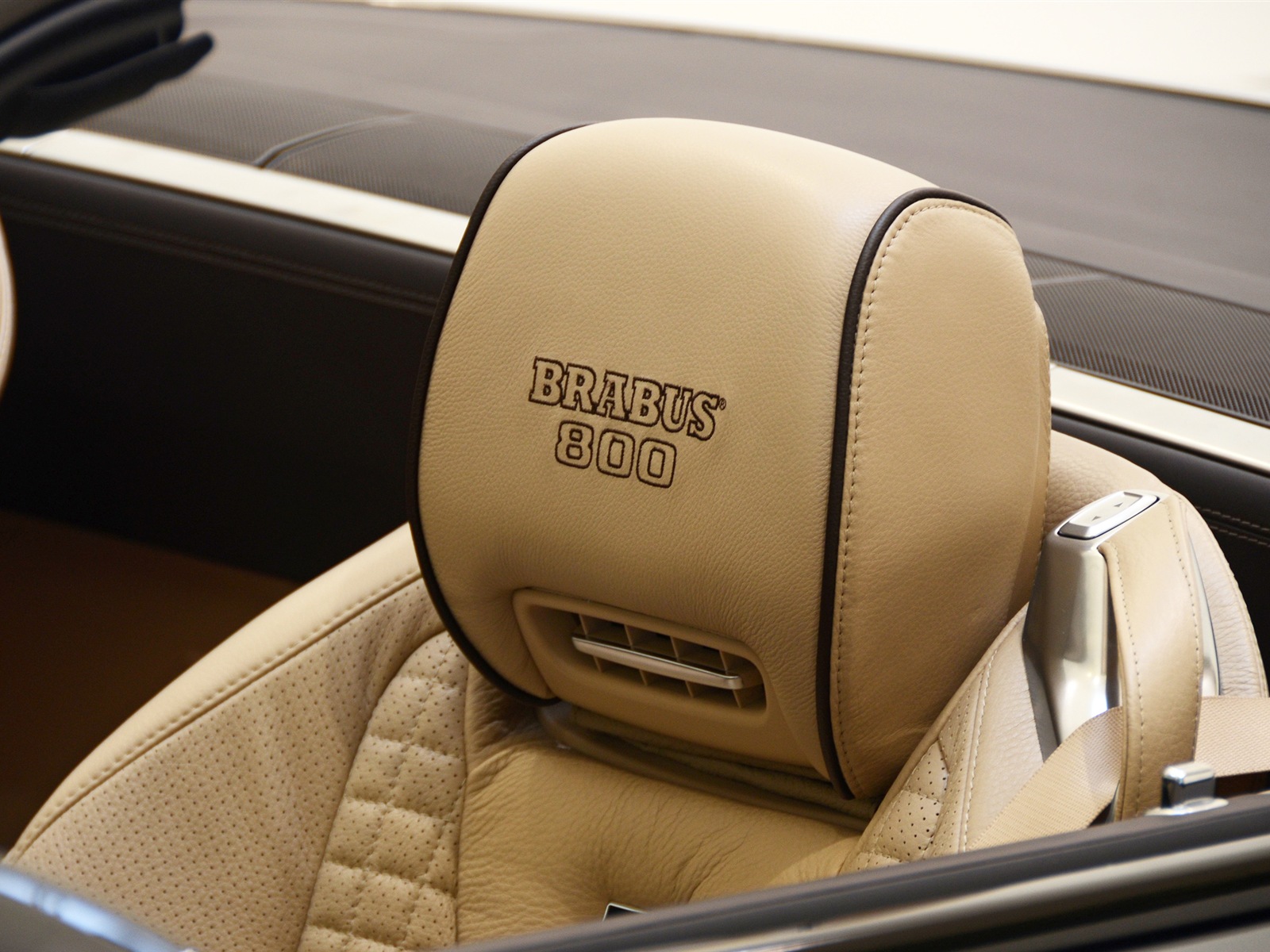 2013 Brabus Roadster 800 fondos de pantalla HD #23 - 1600x1200