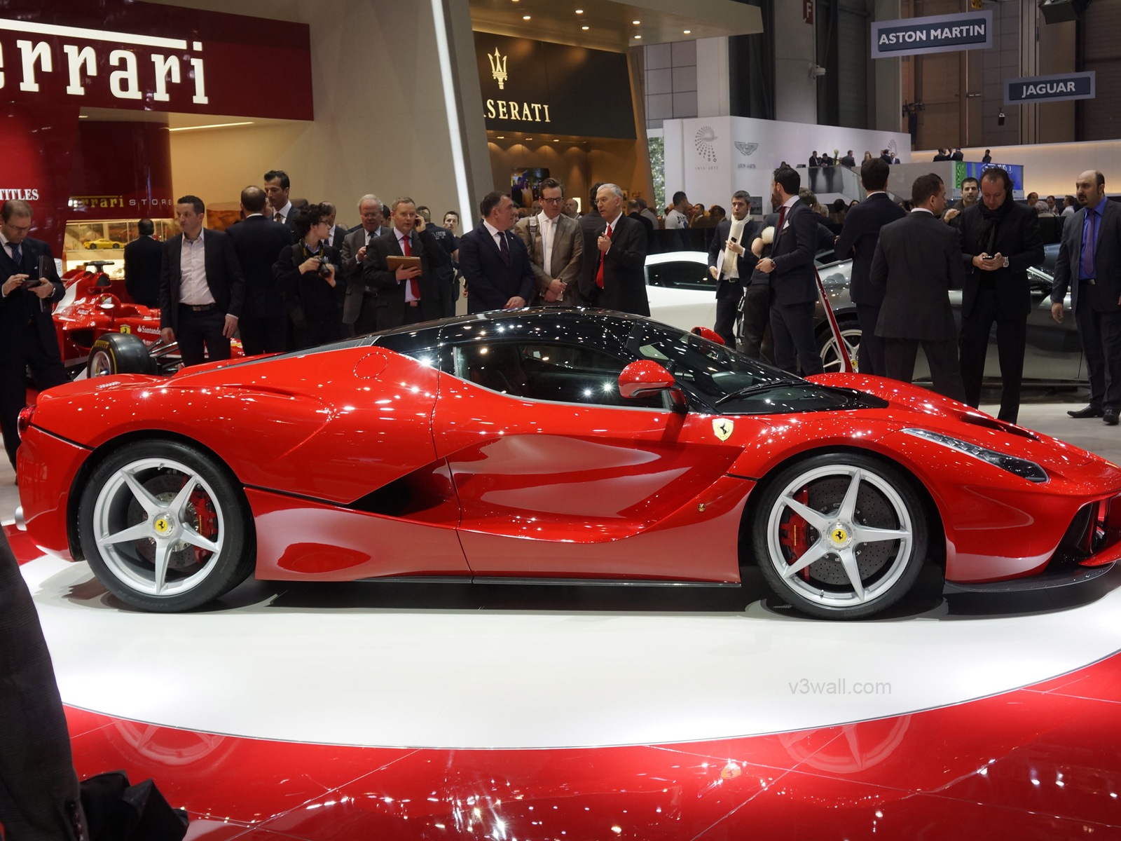 2013 Ferrari LaFerrari red supercar HD wallpapers #15 - 1600x1200