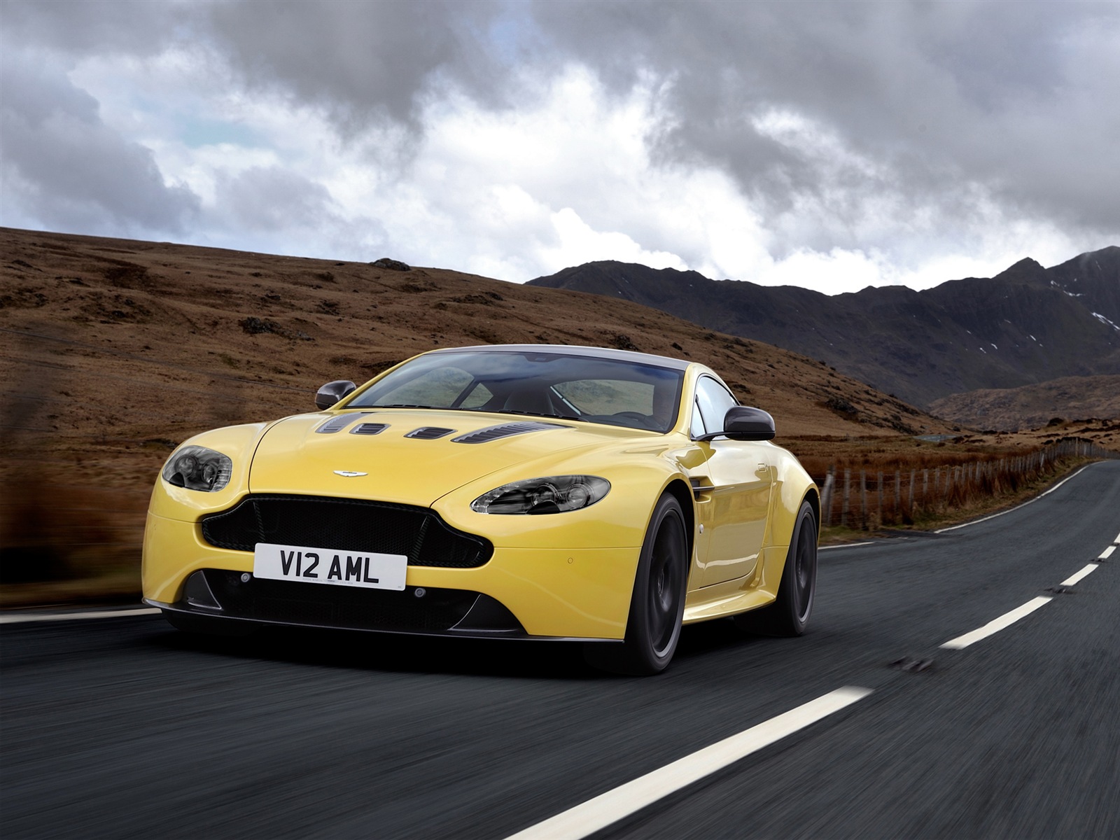 2013 Aston Martin V12 Vantage S 阿斯顿·马丁V12 Vantage 高清壁纸5 - 1600x1200