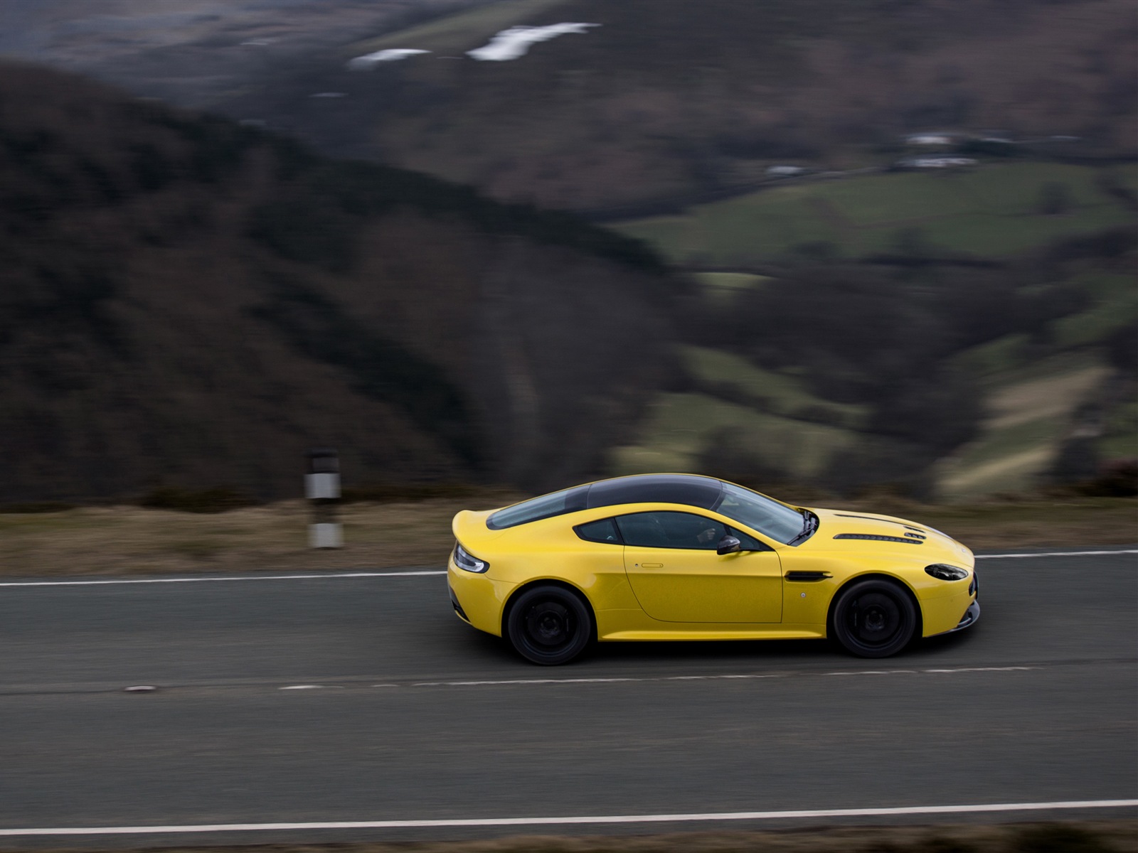 2013 Aston Martin V12 Vantage S 阿斯顿·马丁V12 Vantage 高清壁纸7 - 1600x1200