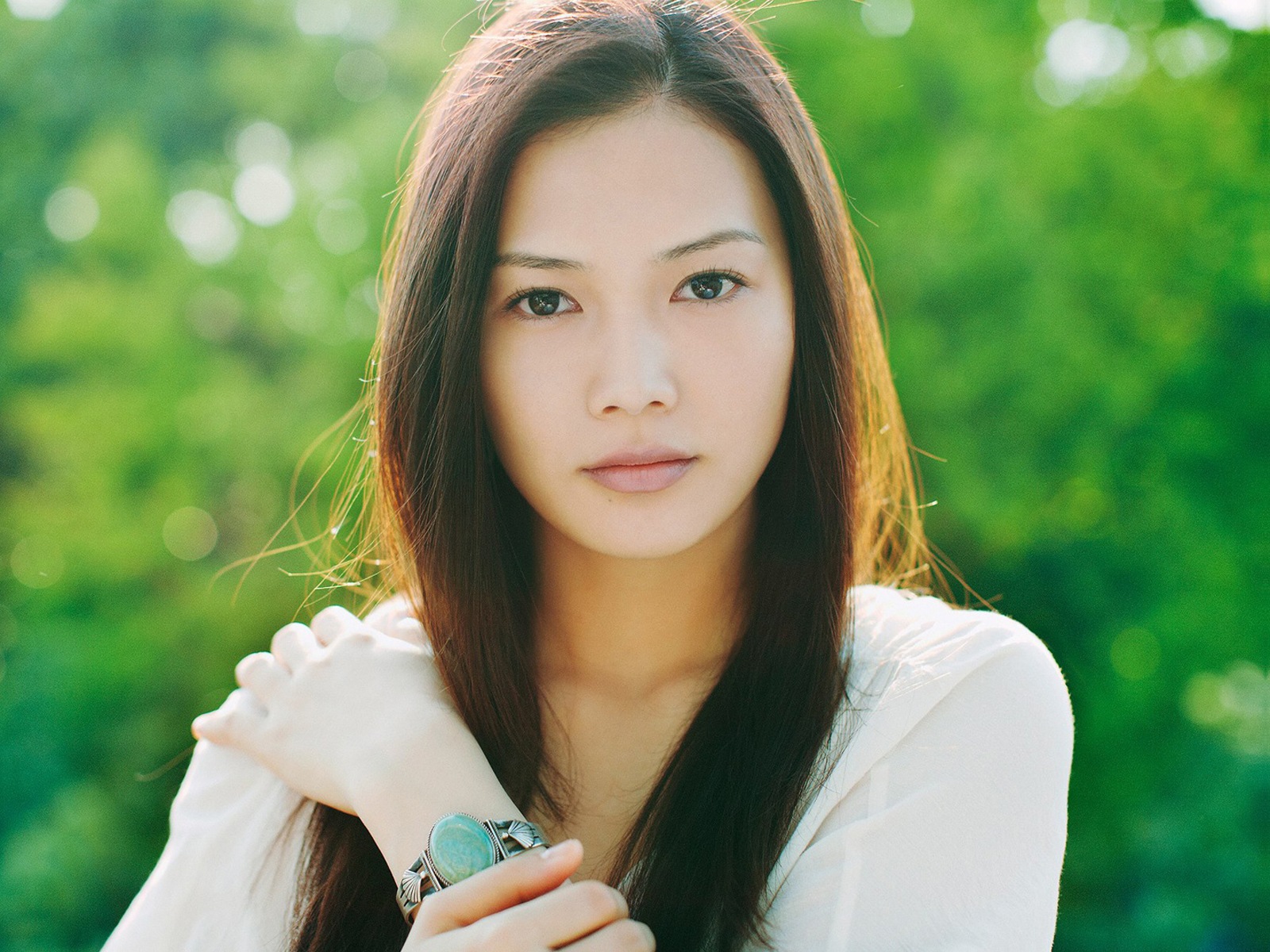 Japonský zpěvák Yoshioka Yui HD tapety na plochu #15 - 1600x1200