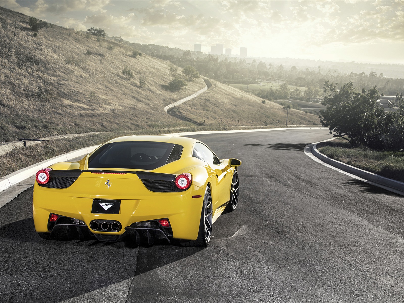 2013 Ferrari 458 Italia with 458-V 法拉利高清壁紙 #5 - 1600x1200