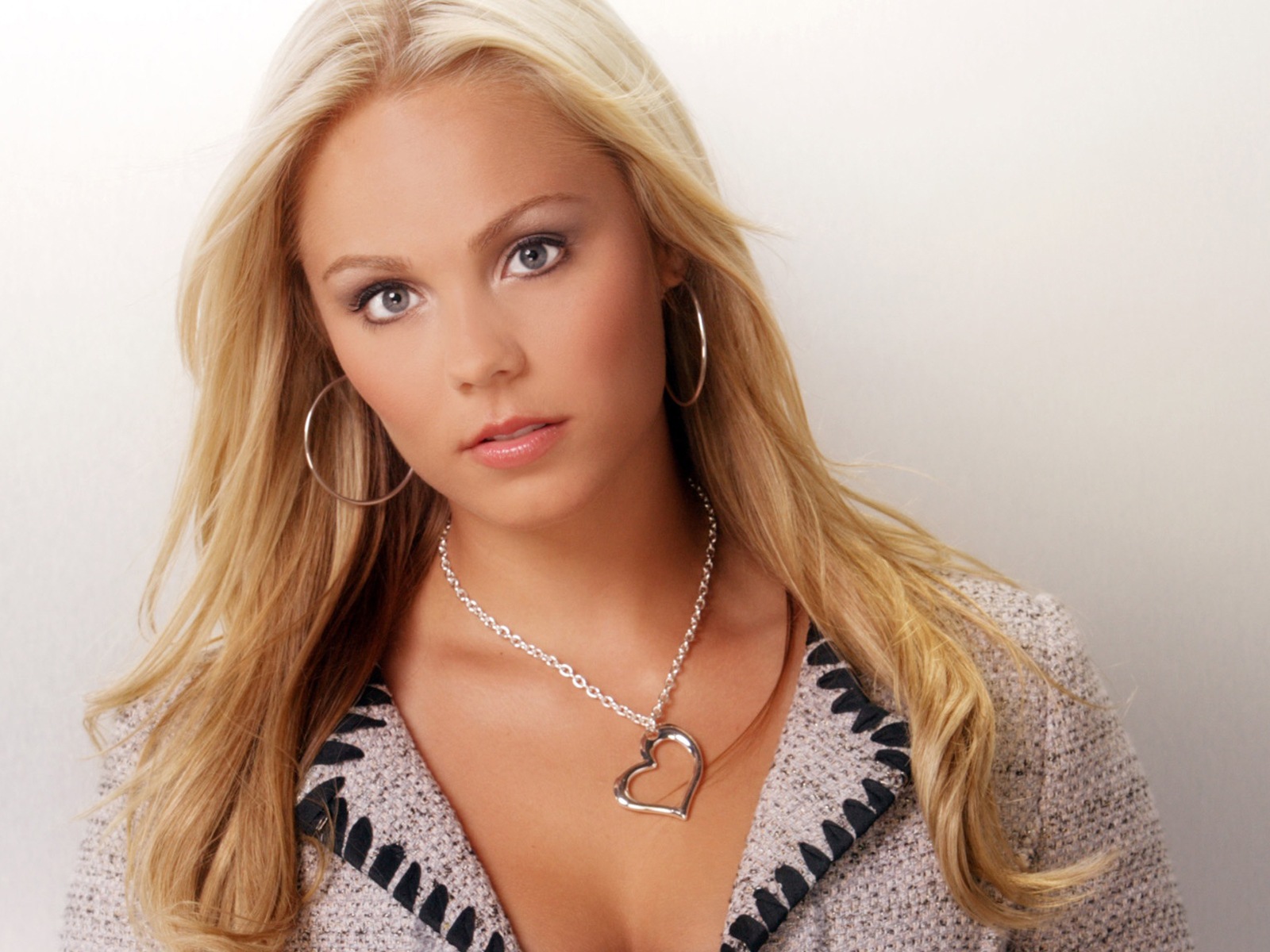 Laura Vandervoort 勞拉·范德沃特 高清壁紙 #6 - 1600x1200
