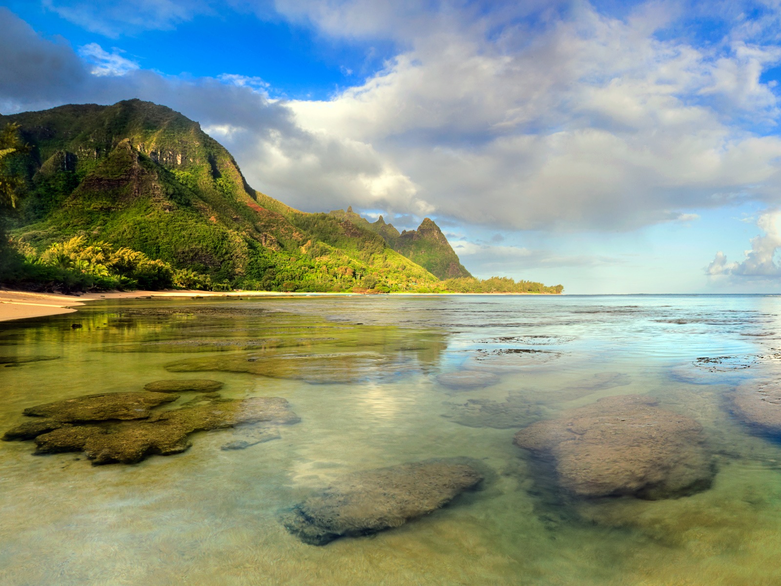 Windows 8 Theme Wallpaper: Hawaiian Landschaft #1 - 1600x1200