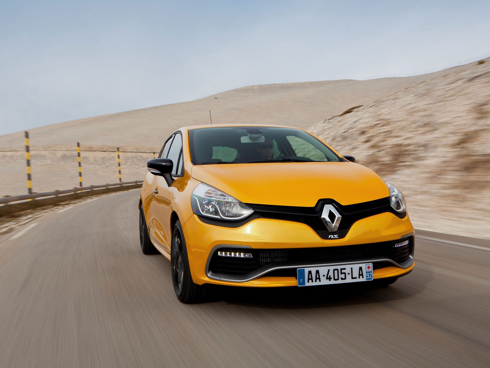 2013 雷諾CLIO RS200黃色車高清壁紙 #3 - 1600x1200