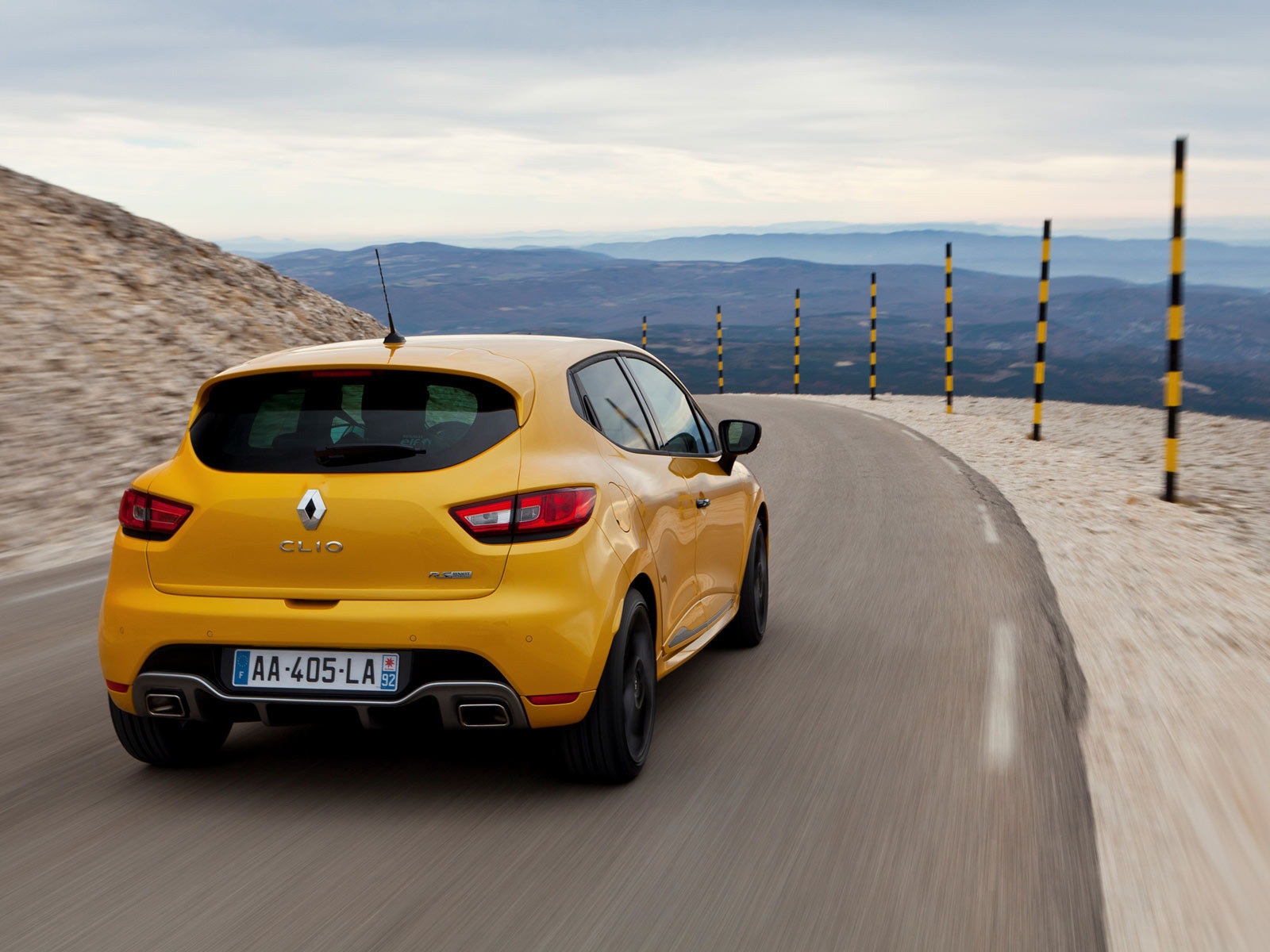 2013 雷諾CLIO RS200黃色車高清壁紙 #5 - 1600x1200