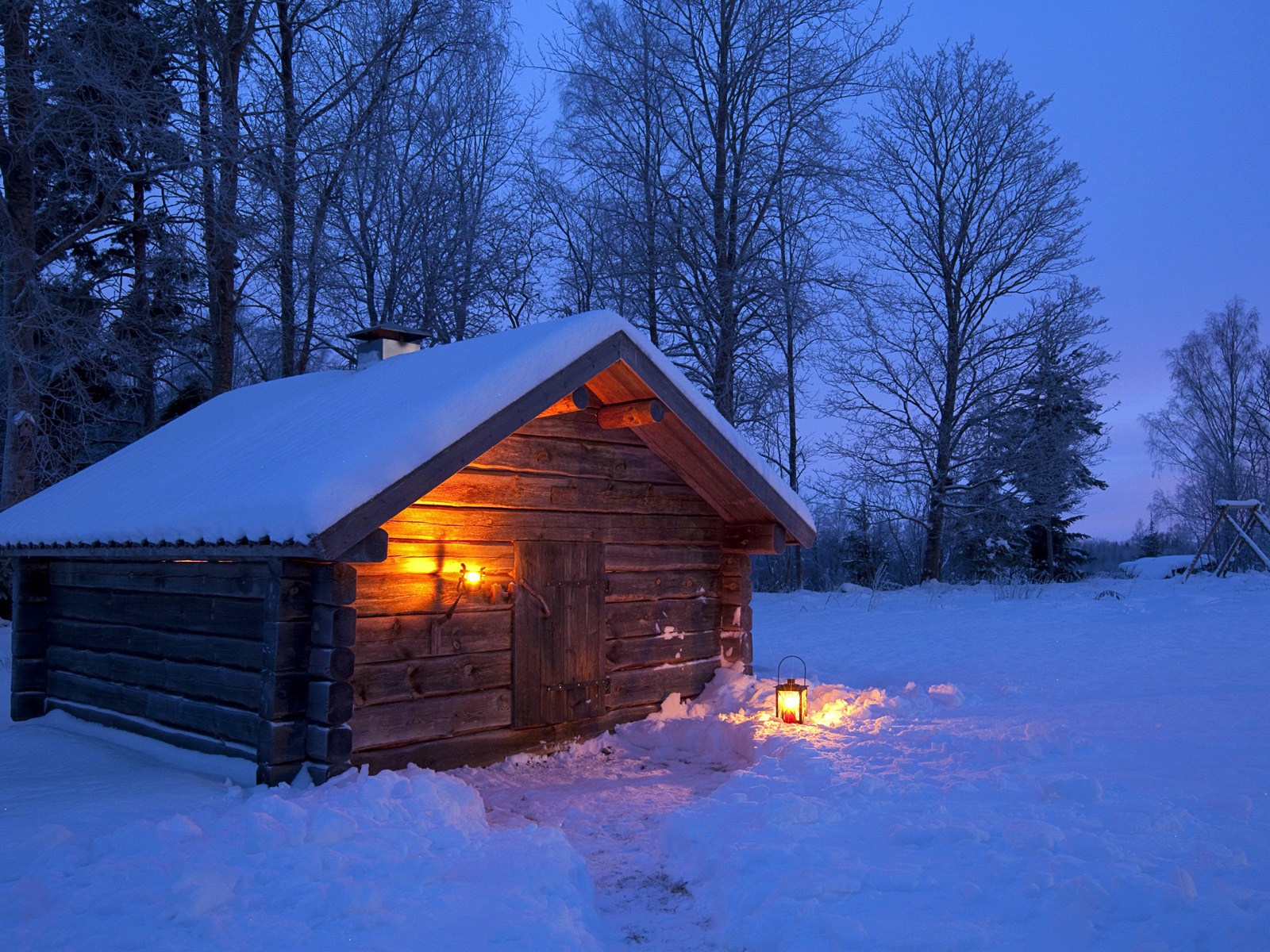 Windows 8 主题高清壁纸：冬季雪的夜景5 - 1600x1200