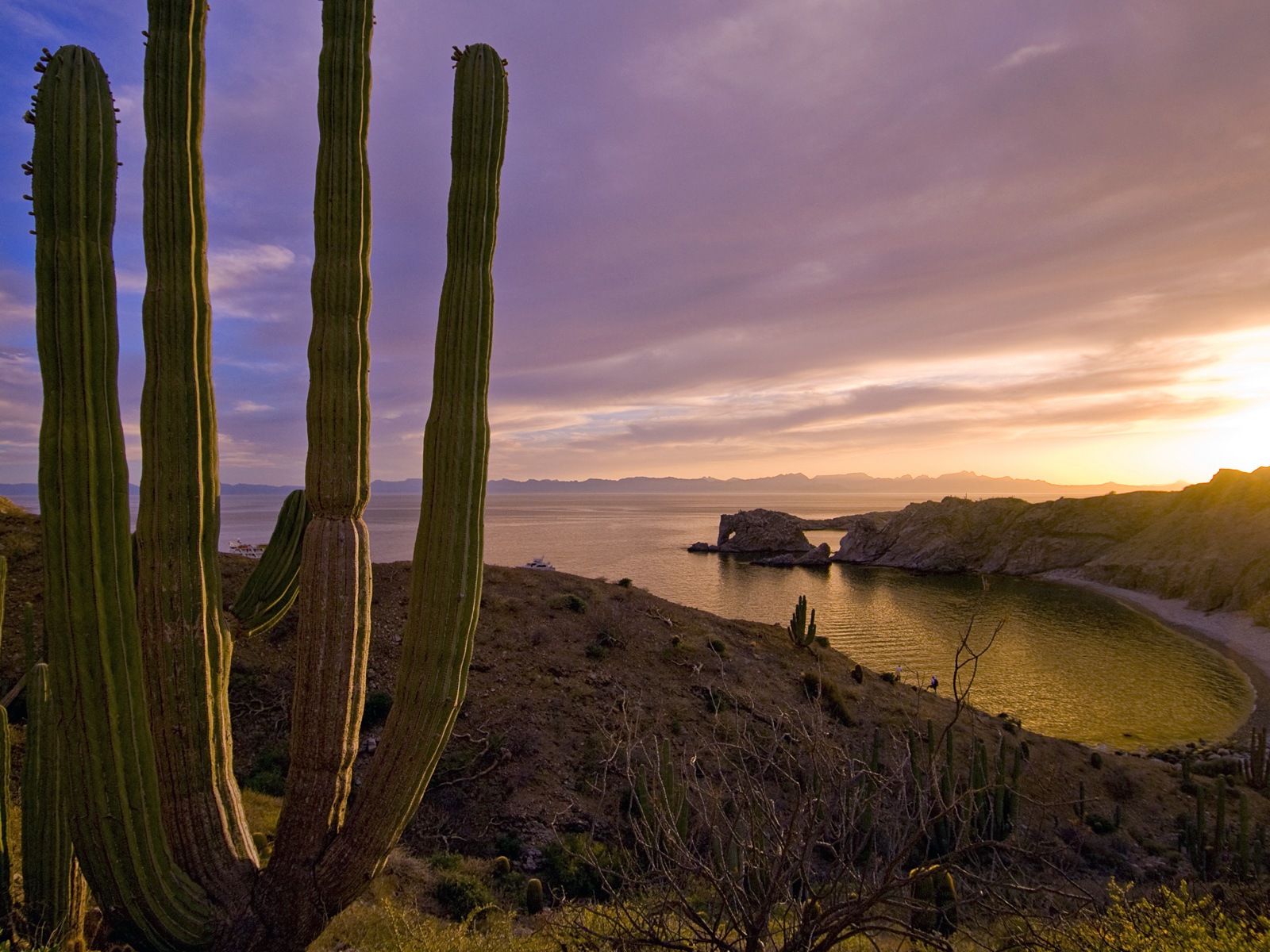 Windows 8 theme wallpaper: Beach sunrise and sunset views #8 - 1600x1200