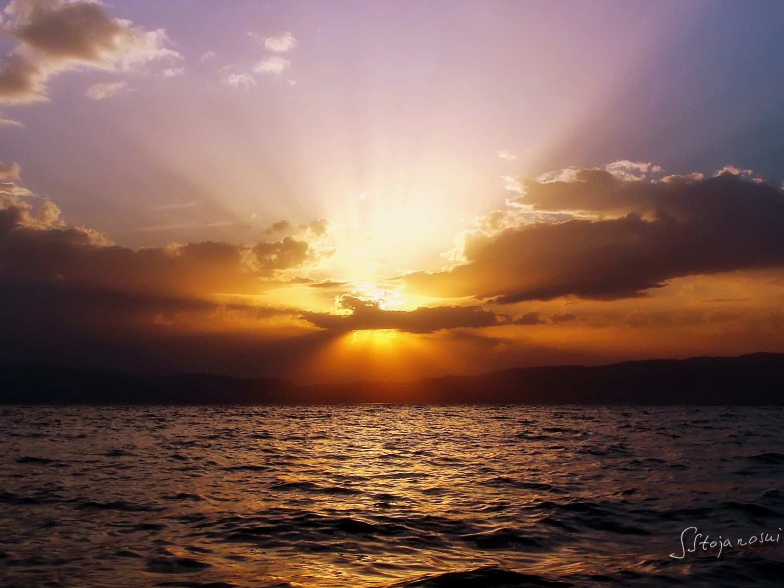 Après le coucher du soleil, le lac d'Ohrid, fonds d'écran Windows 8 thème HD #7 - 1600x1200