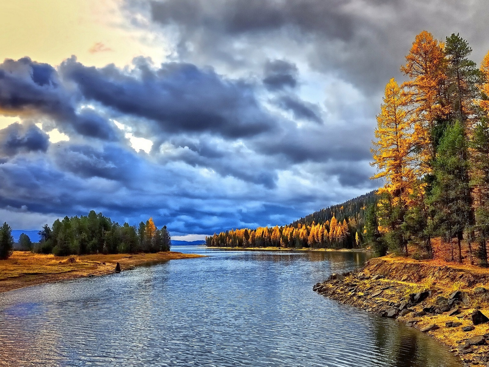 El agua y los árboles en otoño fondos de pantalla HD #14 - 1600x1200