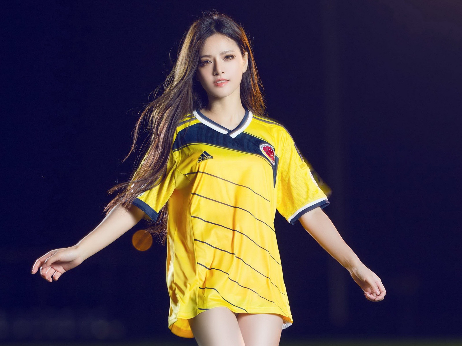 32 WM-Trikots, Fußball-Baby schöne Mädchen HD Wallpaper #29 - 1600x1200