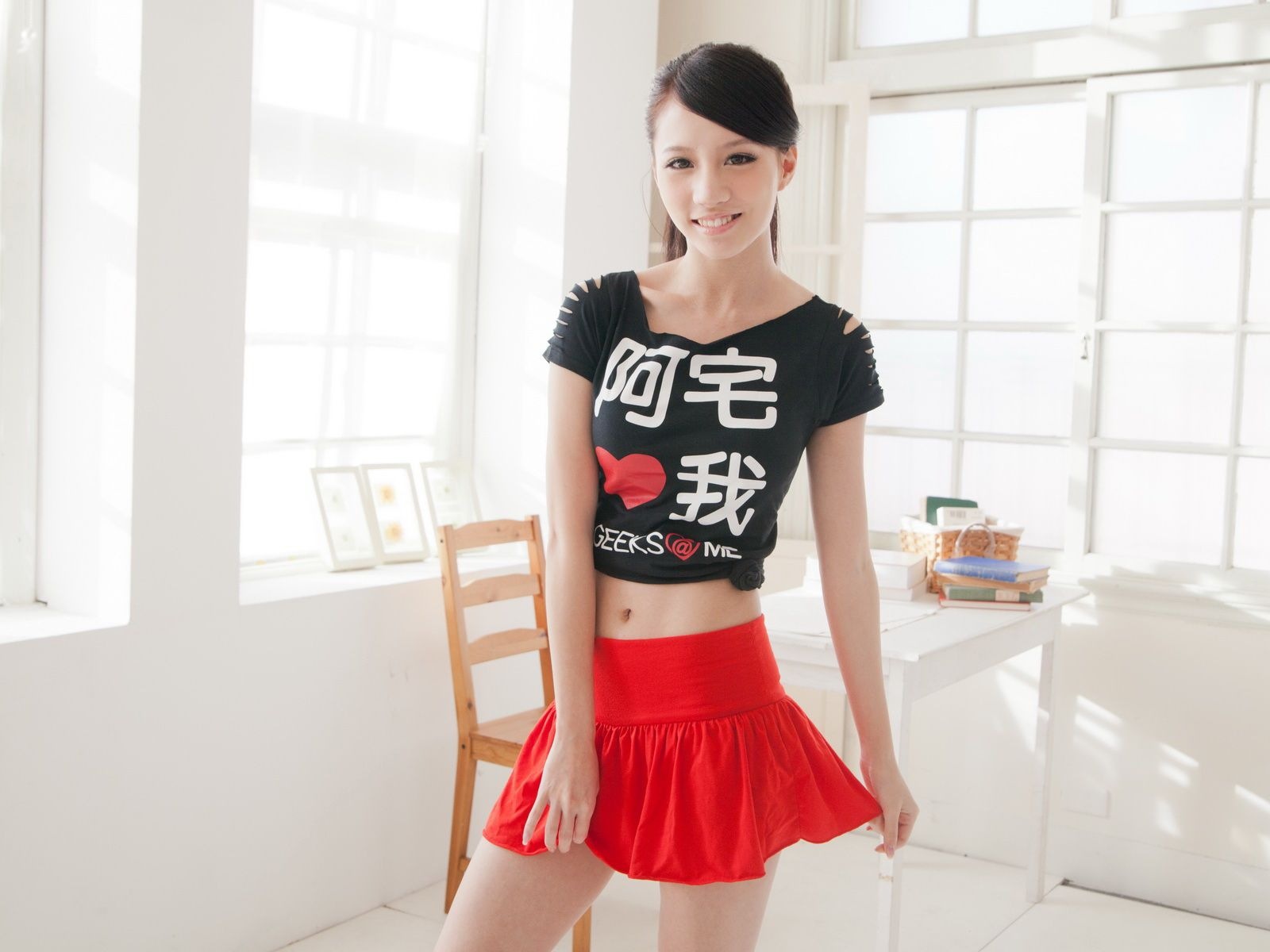 台灣女孩 林采緹 室內高清壁紙 #5 - 1600x1200