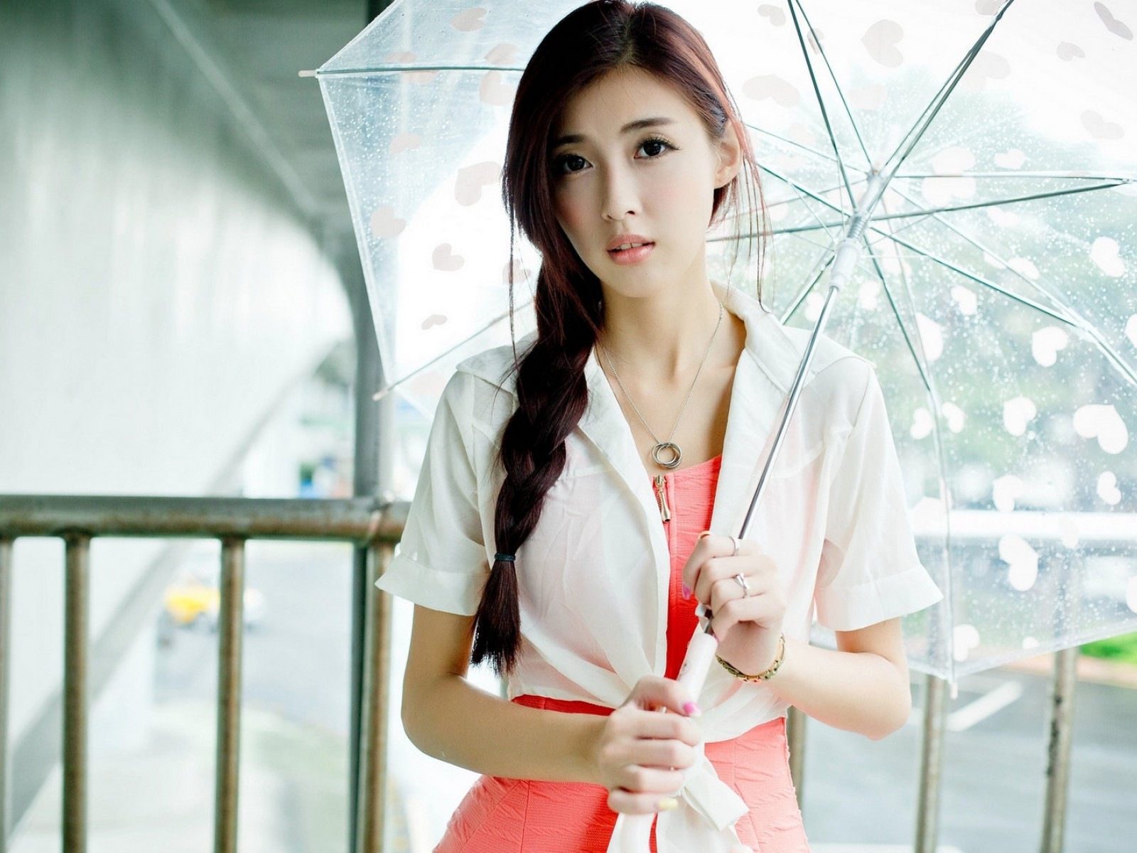 Rainy day pure girl HD wallpaper #2 - 1600x1200