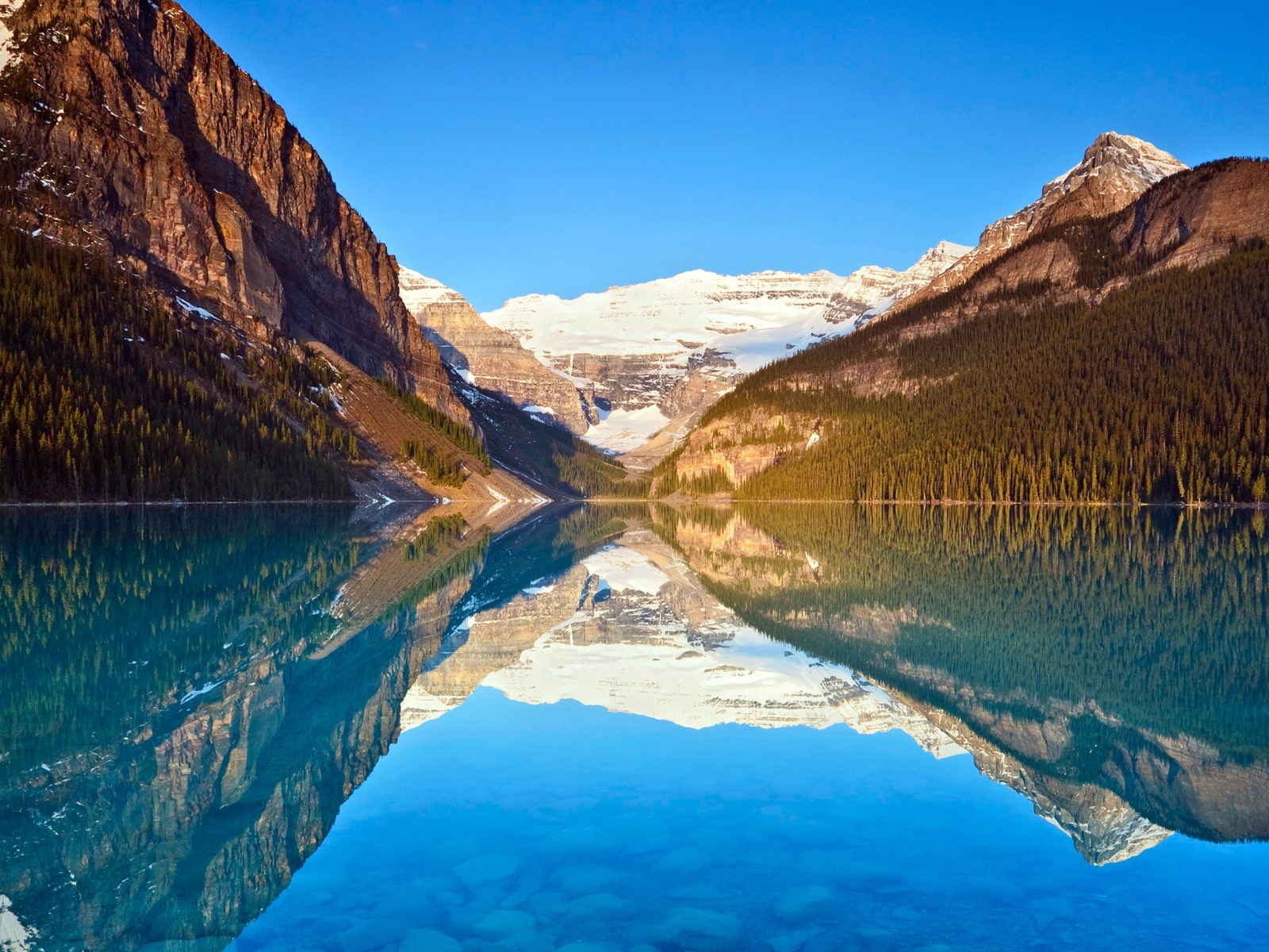 Lago tranquilo con la reflexión del agua, fondos de pantalla de Windows 8 HD #5 - 1600x1200