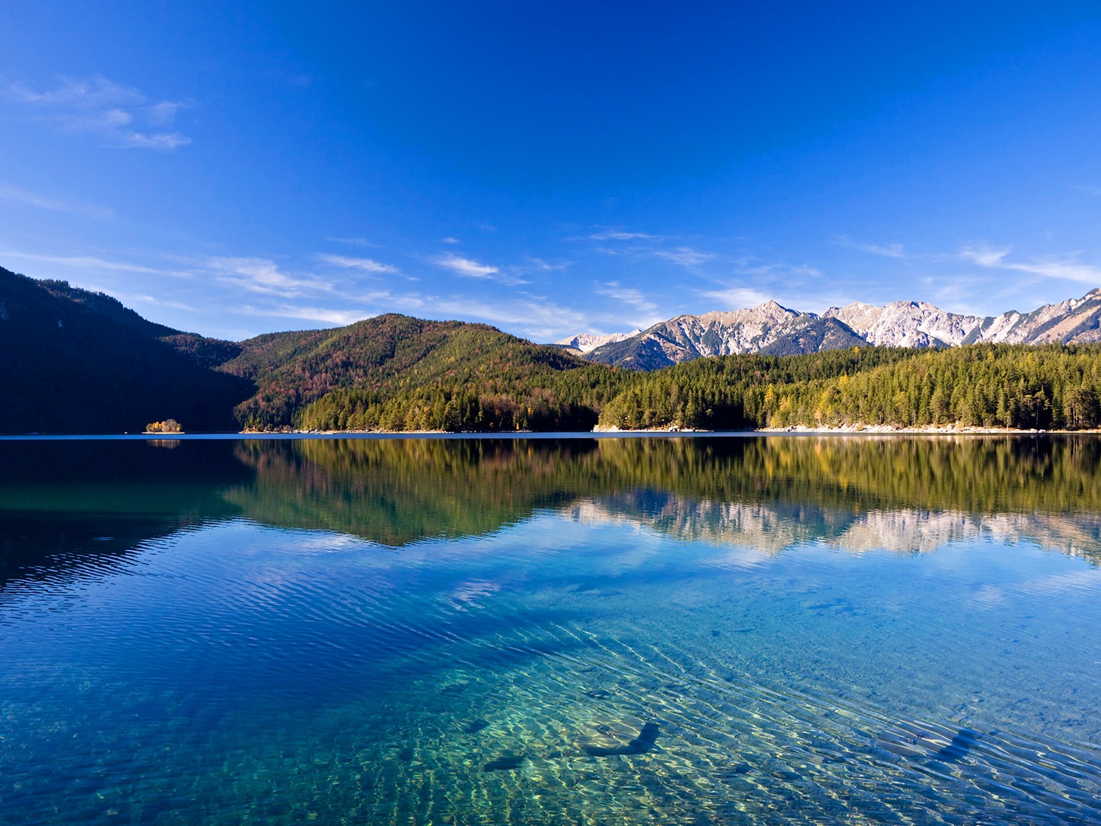 Lago tranquilo con la reflexión del agua, fondos de pantalla de Windows 8 HD #6 - 1600x1200