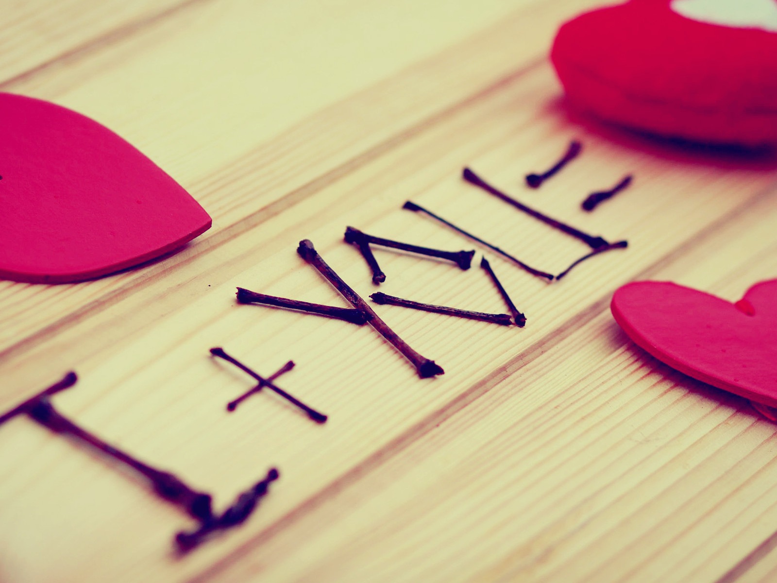 The theme of love, creative heart-shaped HD wallpapers #4 - 1600x1200