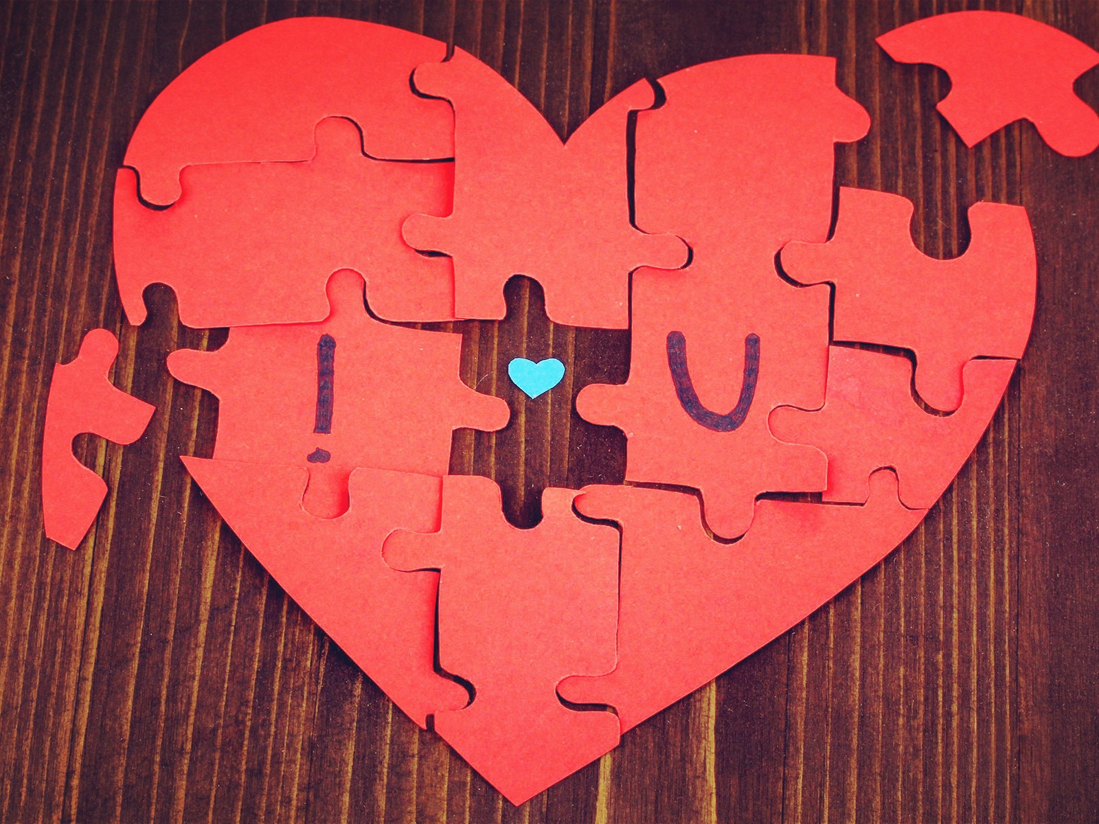 The theme of love, creative heart-shaped HD wallpapers #6 - 1600x1200