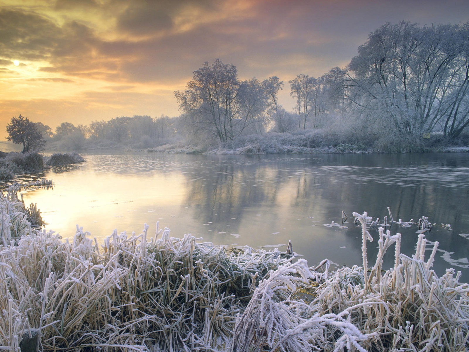 Winter, Schnee, Berge, Seen, Bäume, Straßen HD Wallpaper #8 - 1600x1200