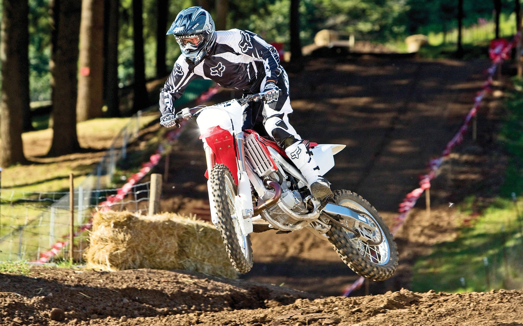 Off-road motocykly HD Wallpaper (2) #17 - 1680x1050