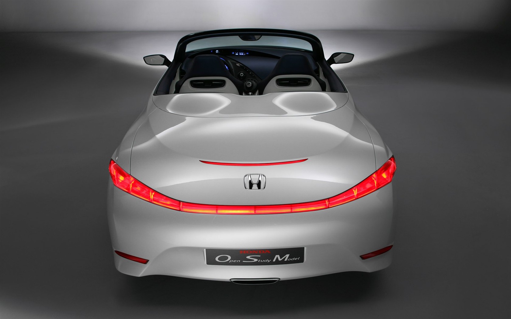 HD car wallpapers (2) #18 - 1680x1050