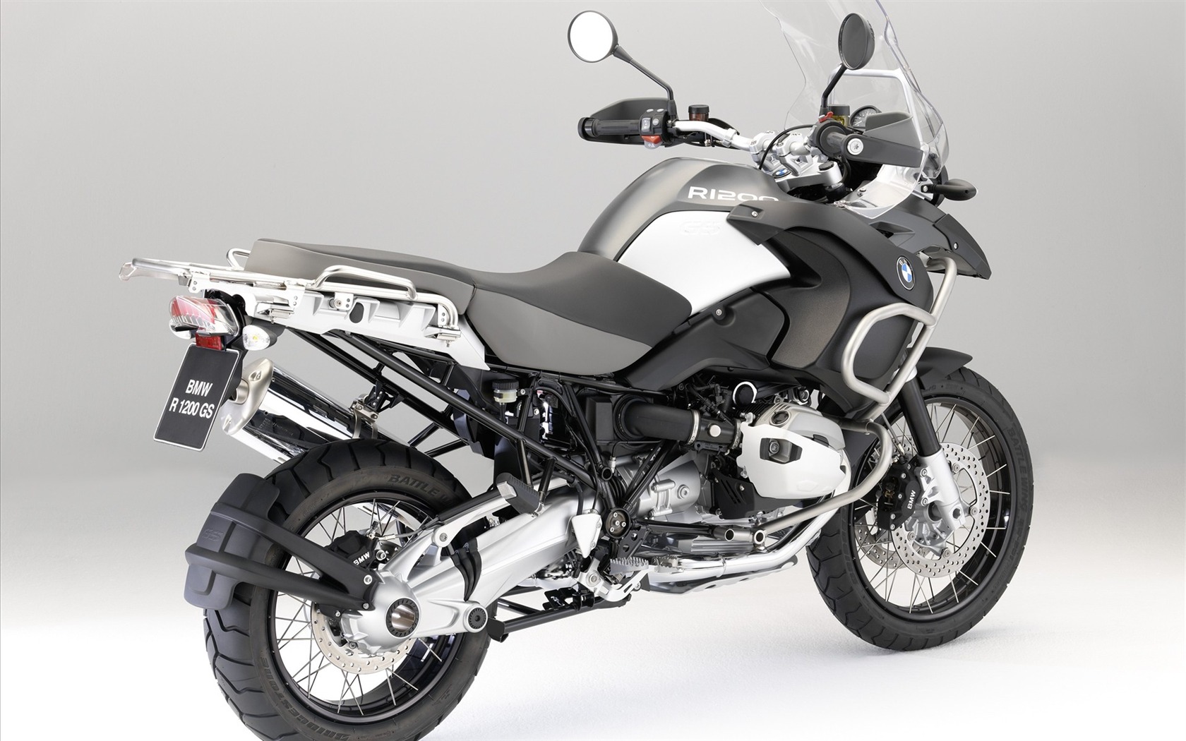 2010 BMW motocykl na plochu #30 - 1680x1050