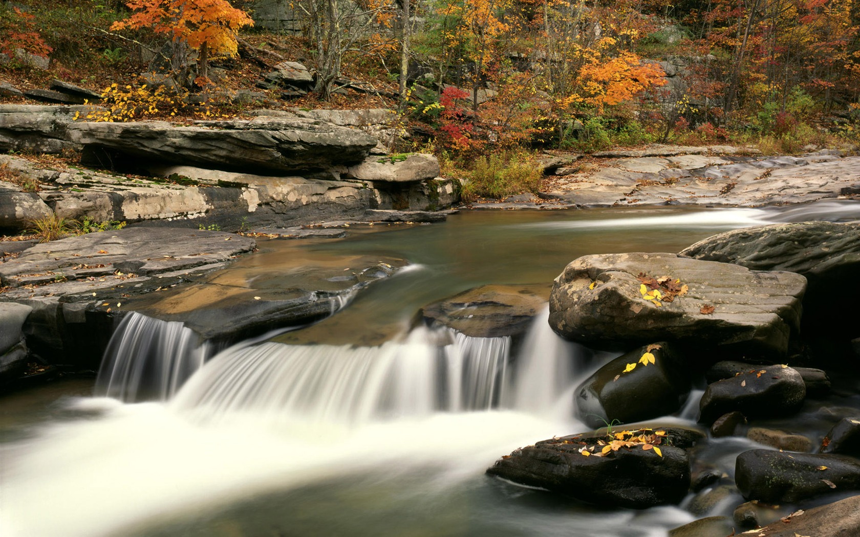Water streams HD Wallpapers #19 - 1680x1050