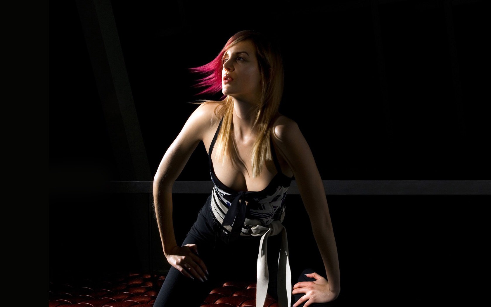 Premium Creative Wallpaper (4) #11 - 1680x1050