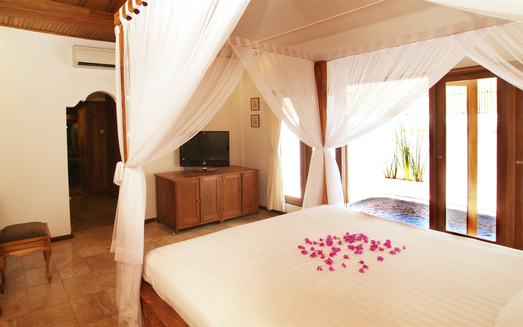Bedroom Photo Wallpaper (1) #18 - 1680x1050
