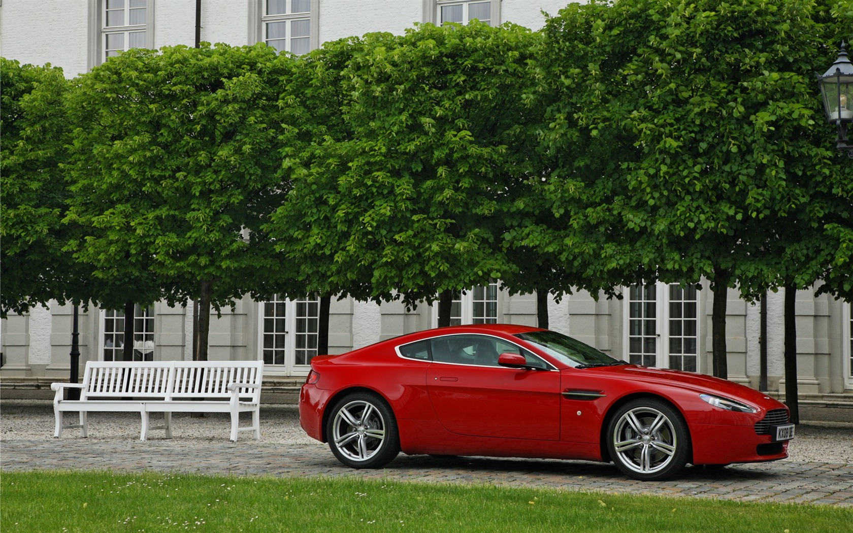 Tapety na plochu Aston Martin (1) #11 - 1680x1050