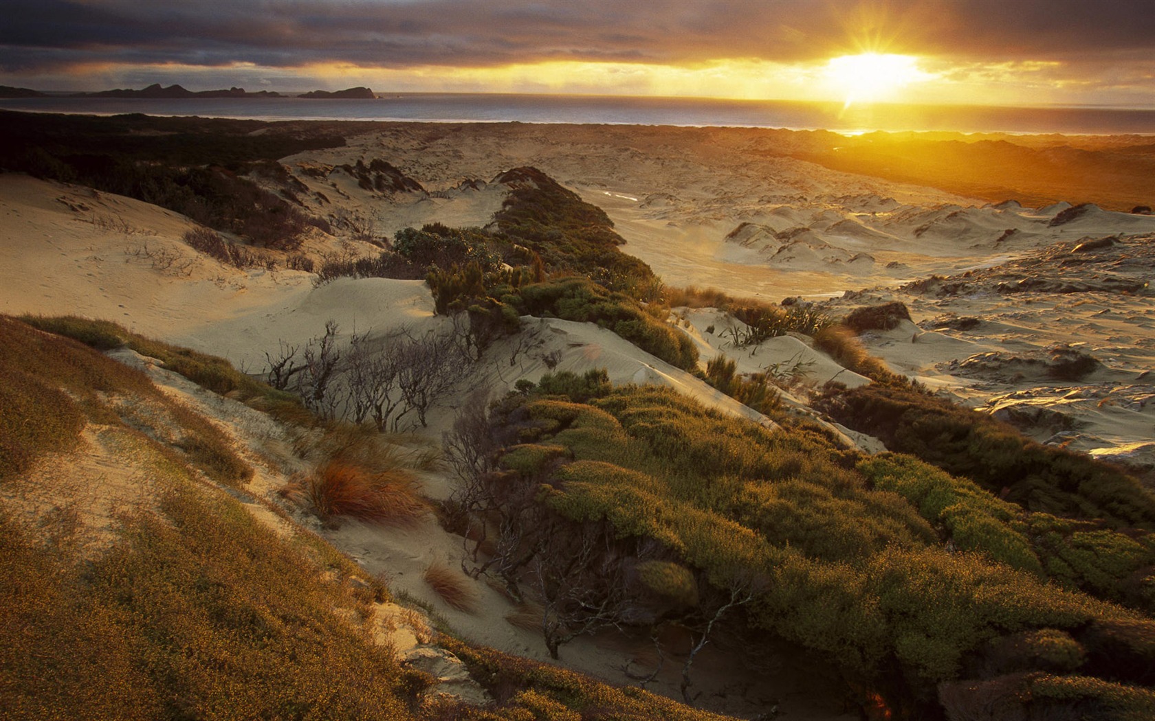 Charming natural scenery HD Wallpaper (2) #20 - 1680x1050