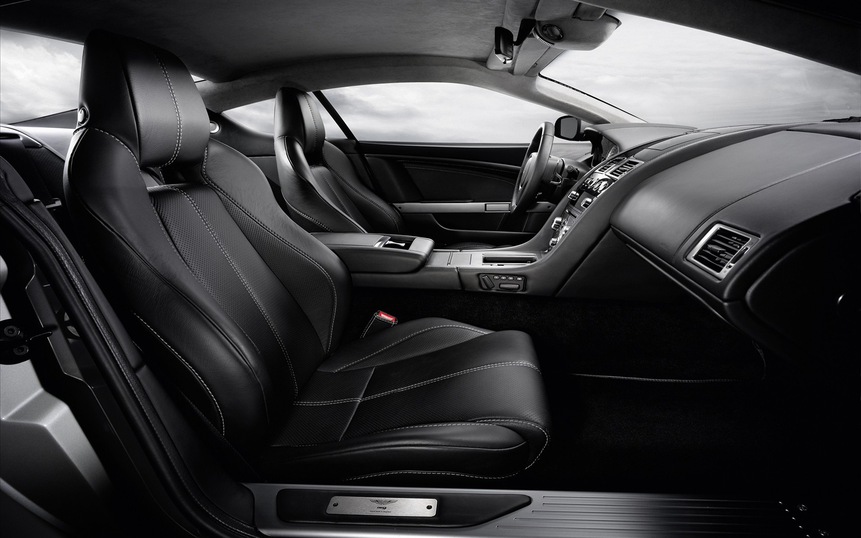 Tapety na plochu Aston Martin (2) #8 - 1680x1050