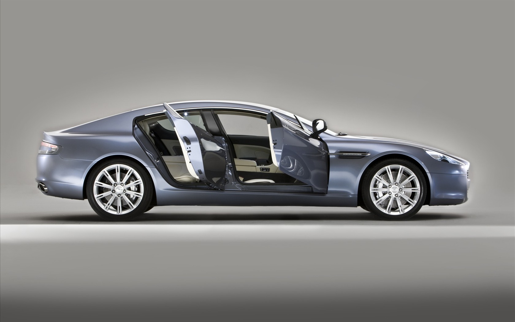 Aston Martin 阿斯顿·马丁 壁纸(二)9 - 1680x1050